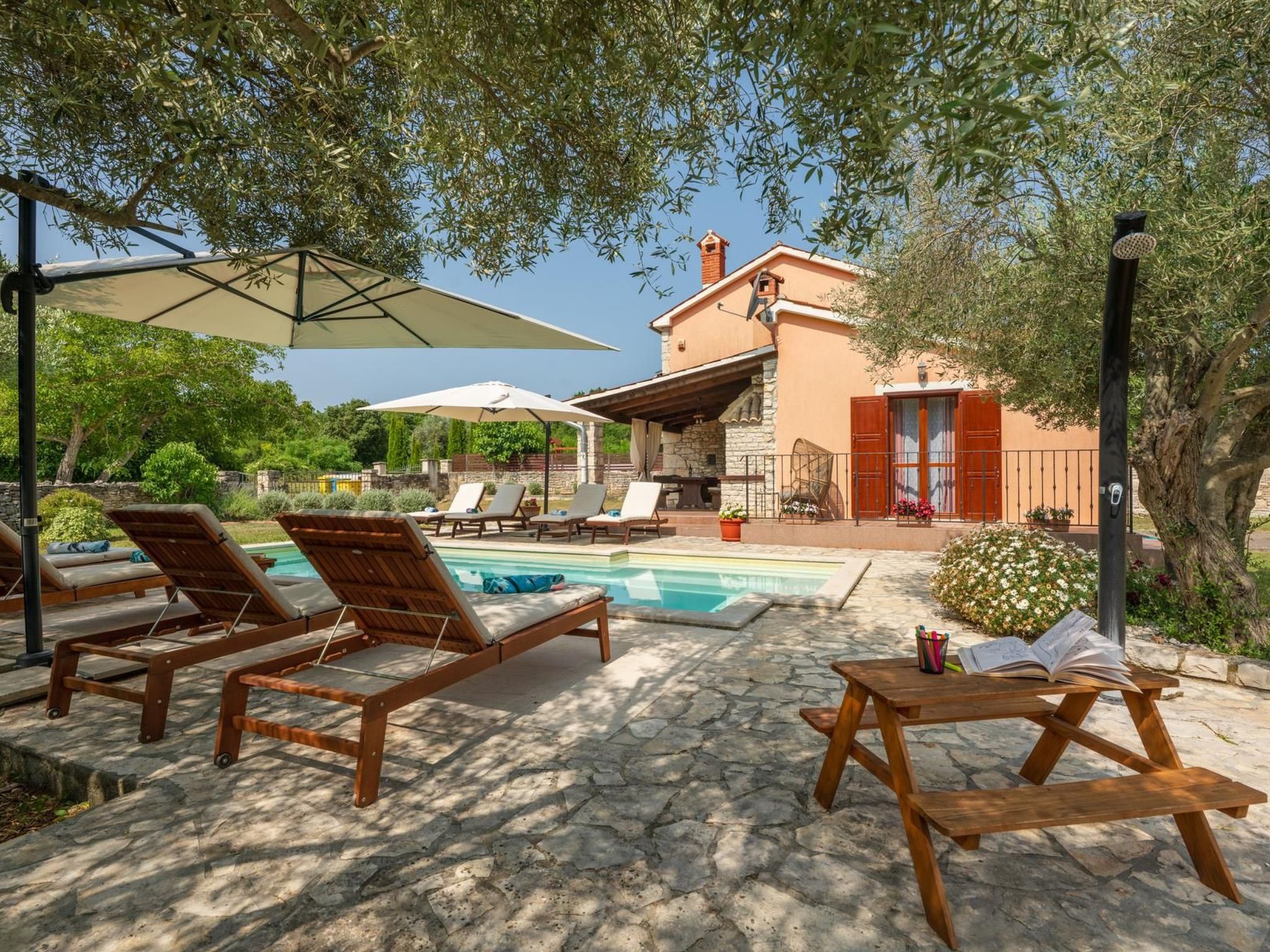 Villa mit privatem Pool und großem Garten