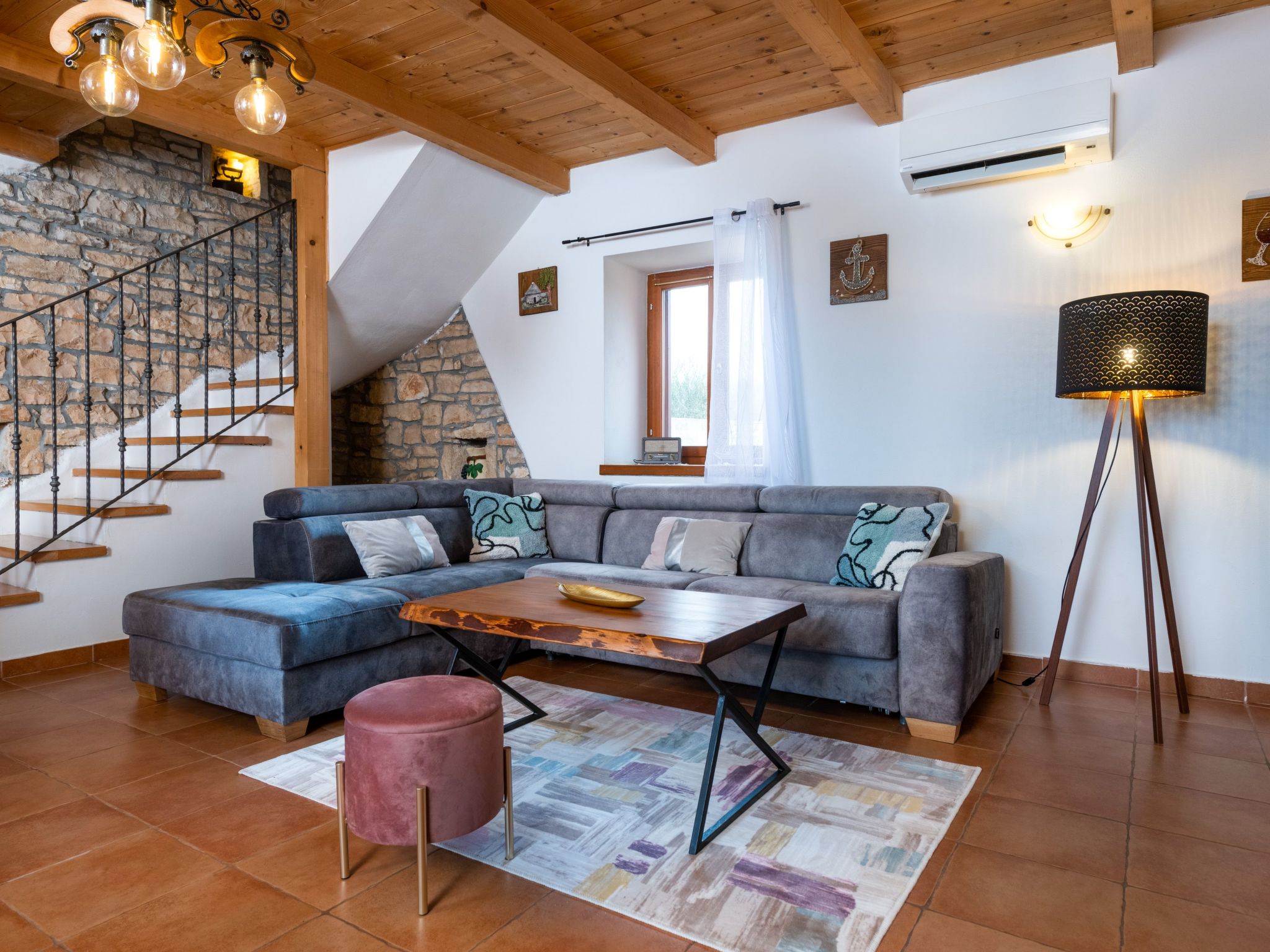 Villa mit privatem Pool und großem Garten-Inside