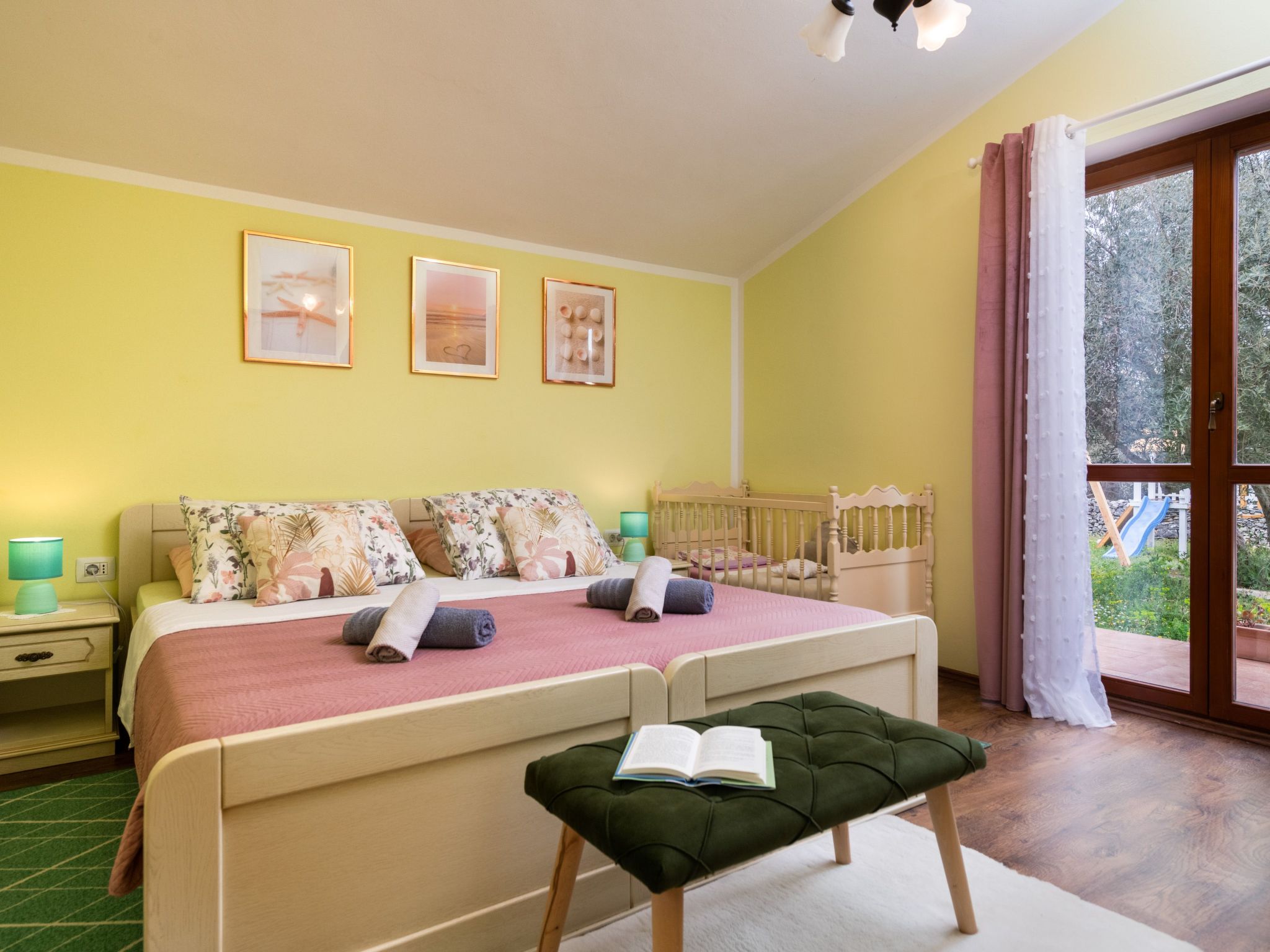 Villa mit privatem Pool und großem Garten-Image-tags.info