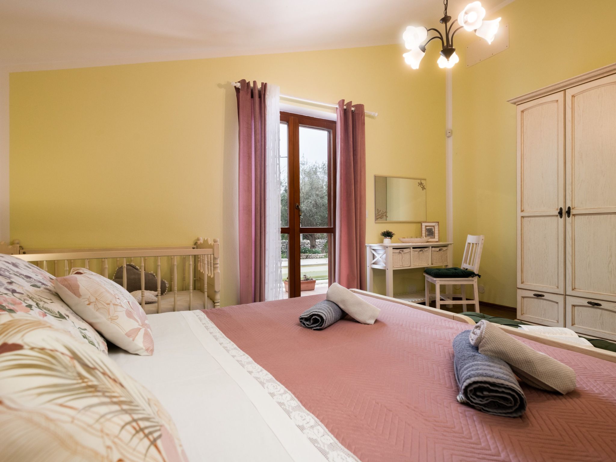 Villa mit privatem Pool und großem Garten-Inside