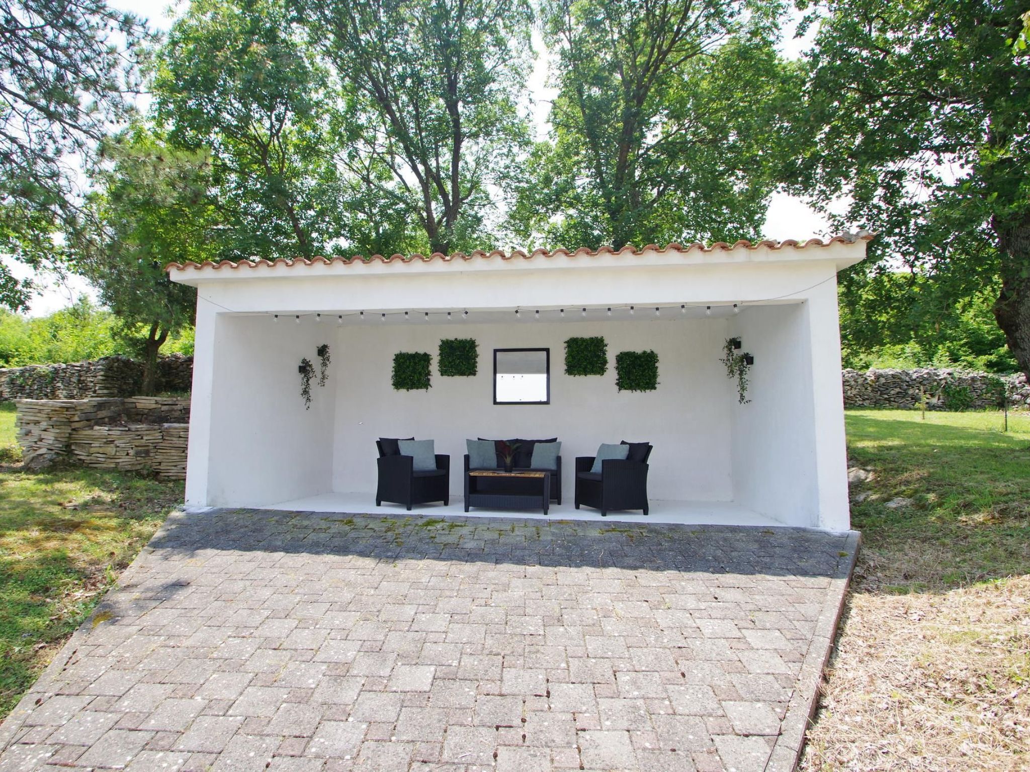 In Rakalj mit privatem Parkplatz-Binnen