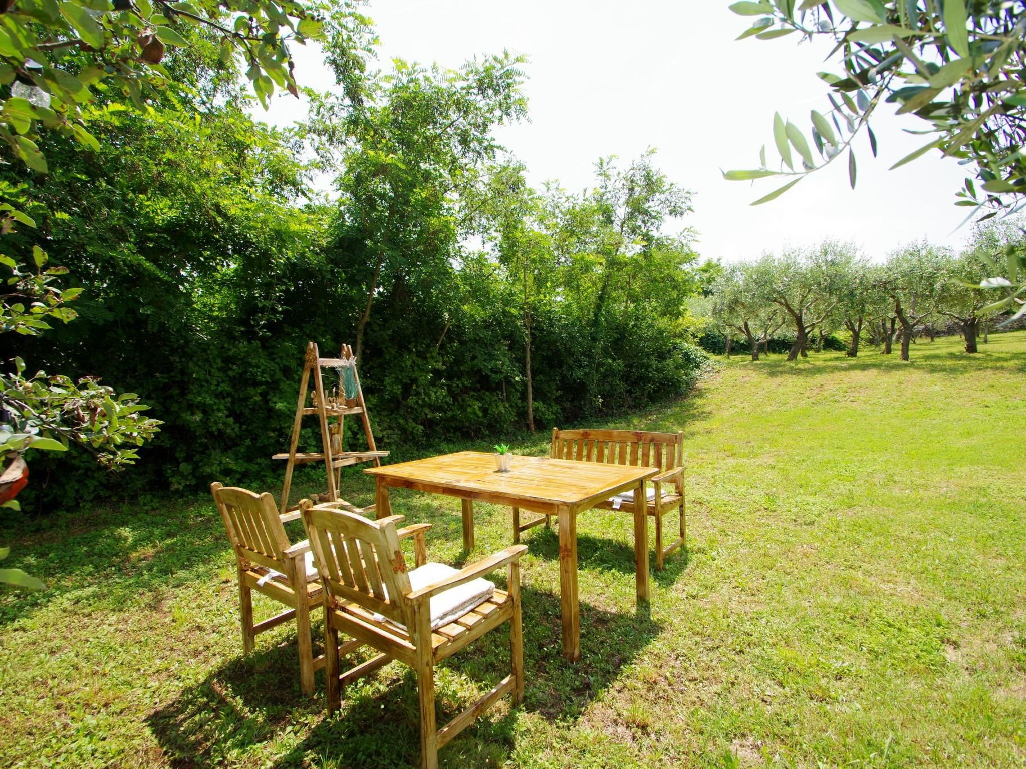 In Rakalj mit privatem Parkplatz-Buiten