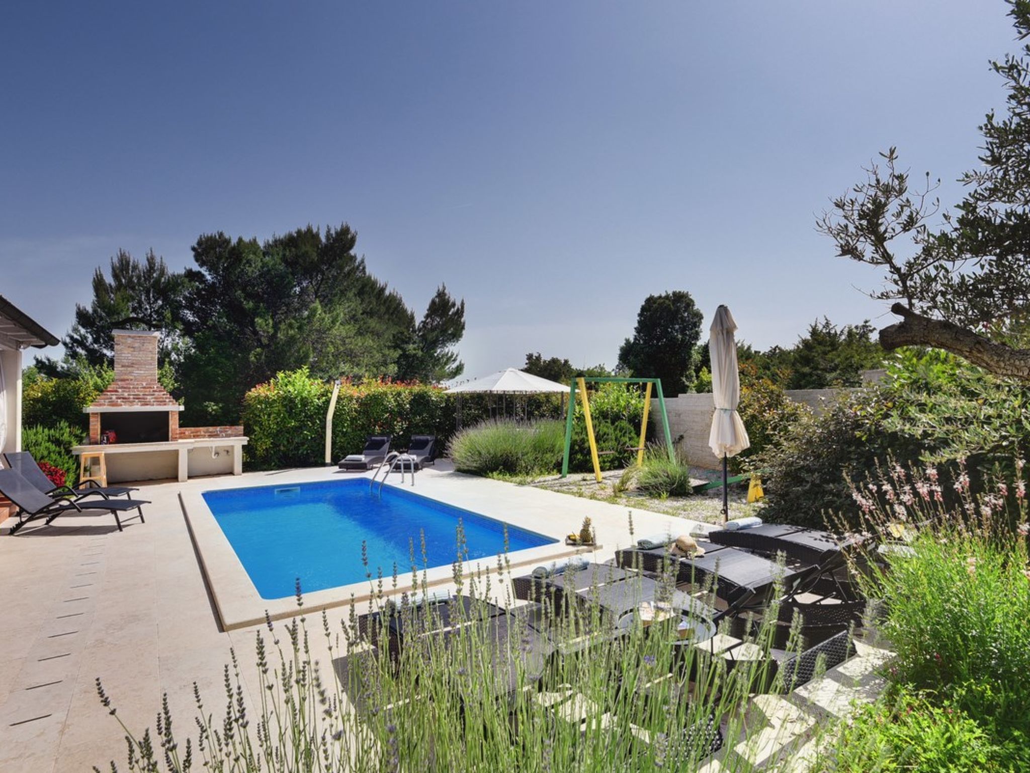 Vakantiehuis met privé zwembad in Pula/Rakalj (Kroatië) voor 8 personen