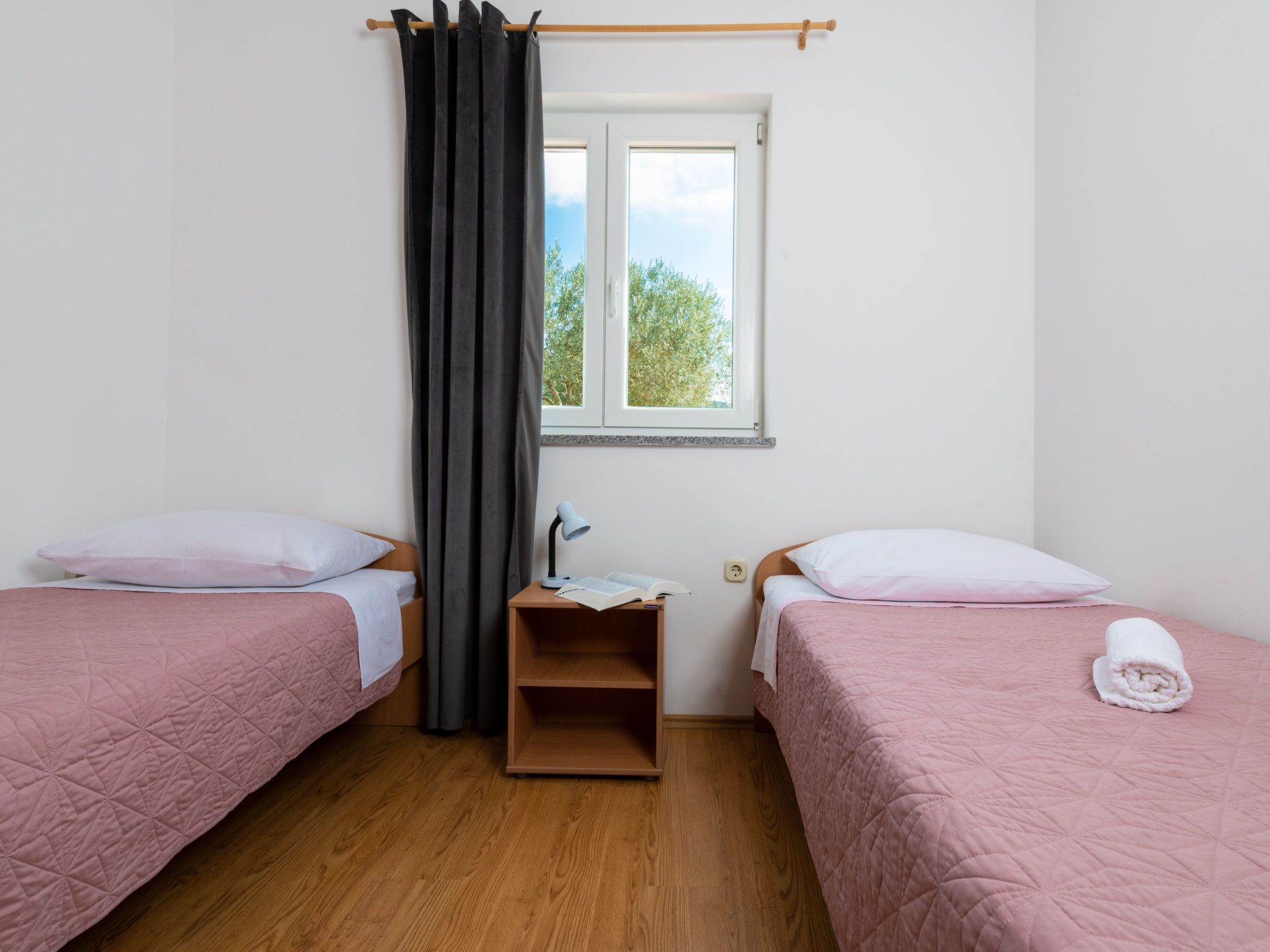 Am Südhang gelegen mit Meerblick-Binnen