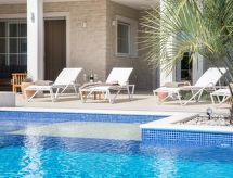 Villa Casta Diva: Luxe vrijstaande villa met privézwembad voor 9 personen in Brovinje, Istrië - thumbnail 3