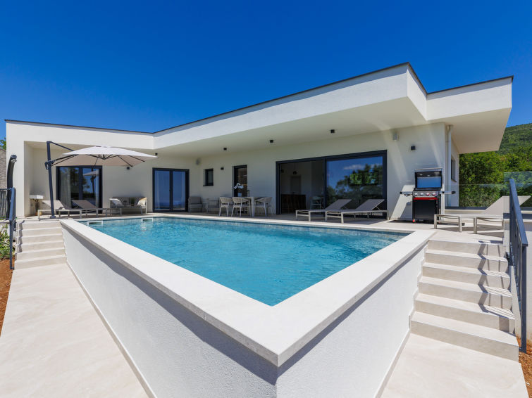 Privézwembad en zeezicht bij Villa Florinda in Sveti Lovreč Labinski in Rabac/Sveti Lovreč Labinski