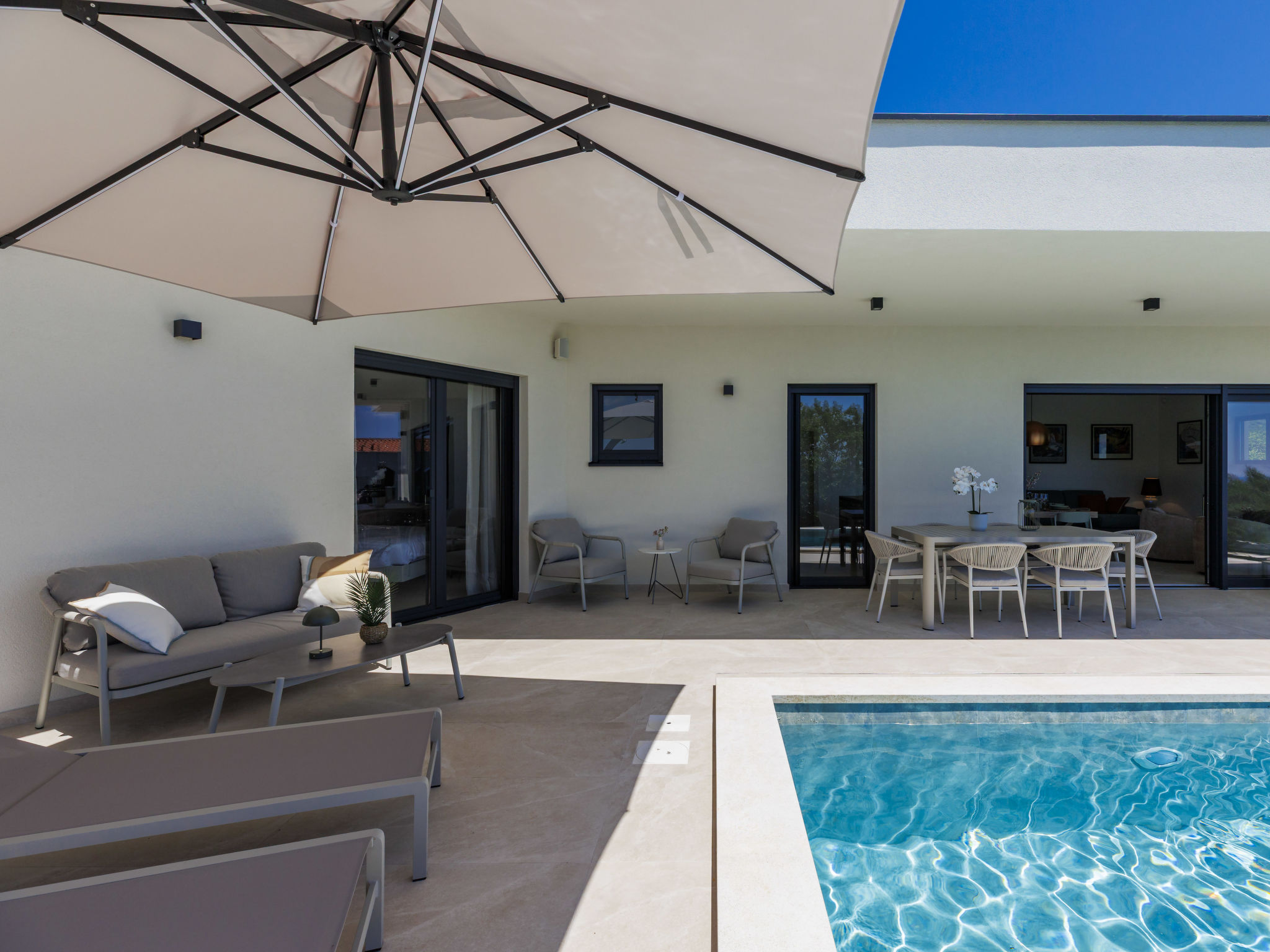 Florinda - Binnen