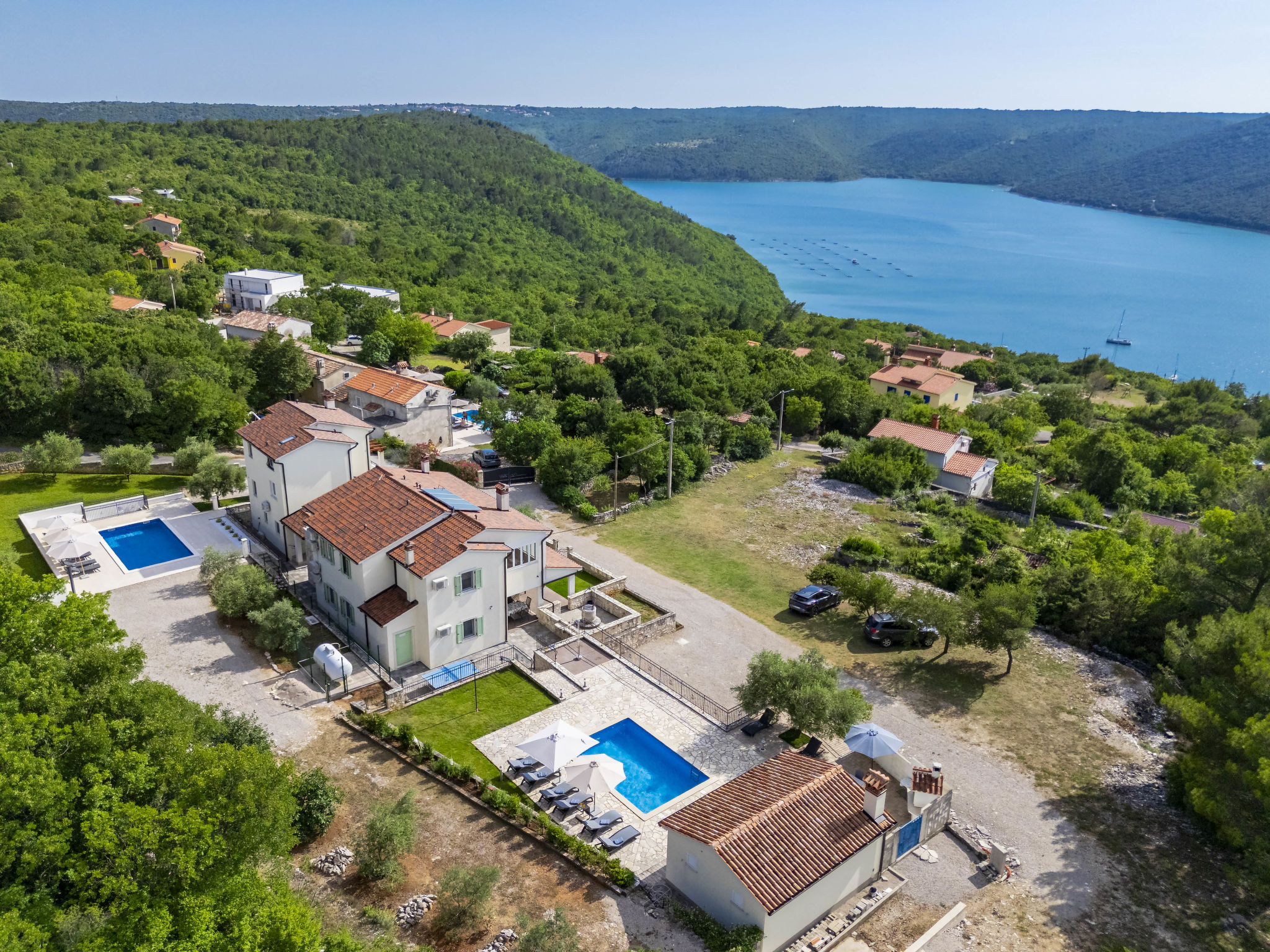 Villa Dina