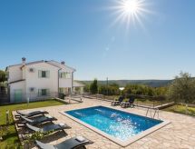 Villa Mare: authentiek Kroatisch vakantiehuis met privézwembad bij Trget - thumbnail 1