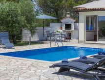 Villa Mare: authentiek Kroatisch vakantiehuis met privézwembad bij Trget - thumbnail 4