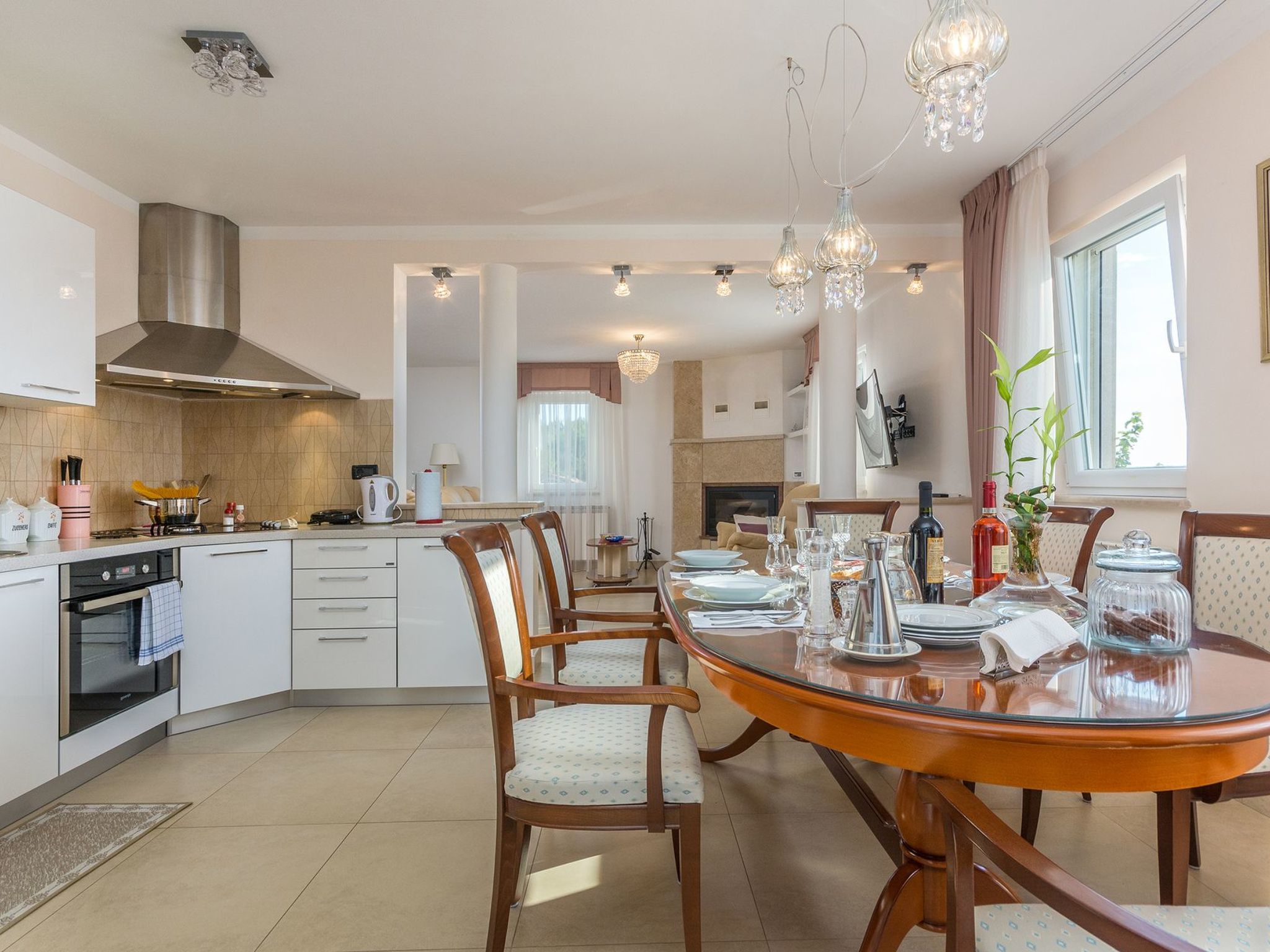 Villa 'Villa Mare' mit privatem Pool-Drinnen