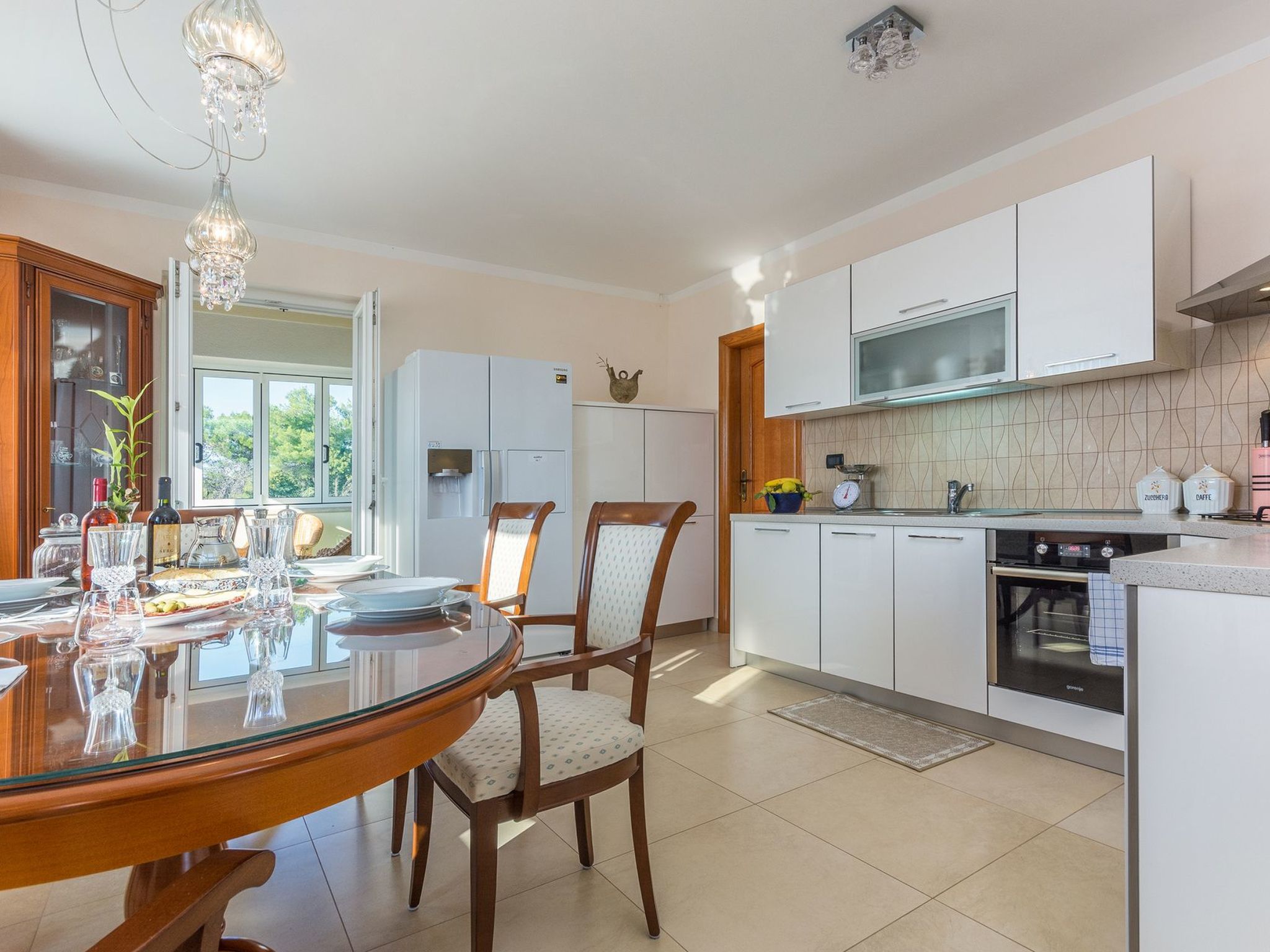 Villa 'Villa Mare' mit privatem Pool-Drinnen