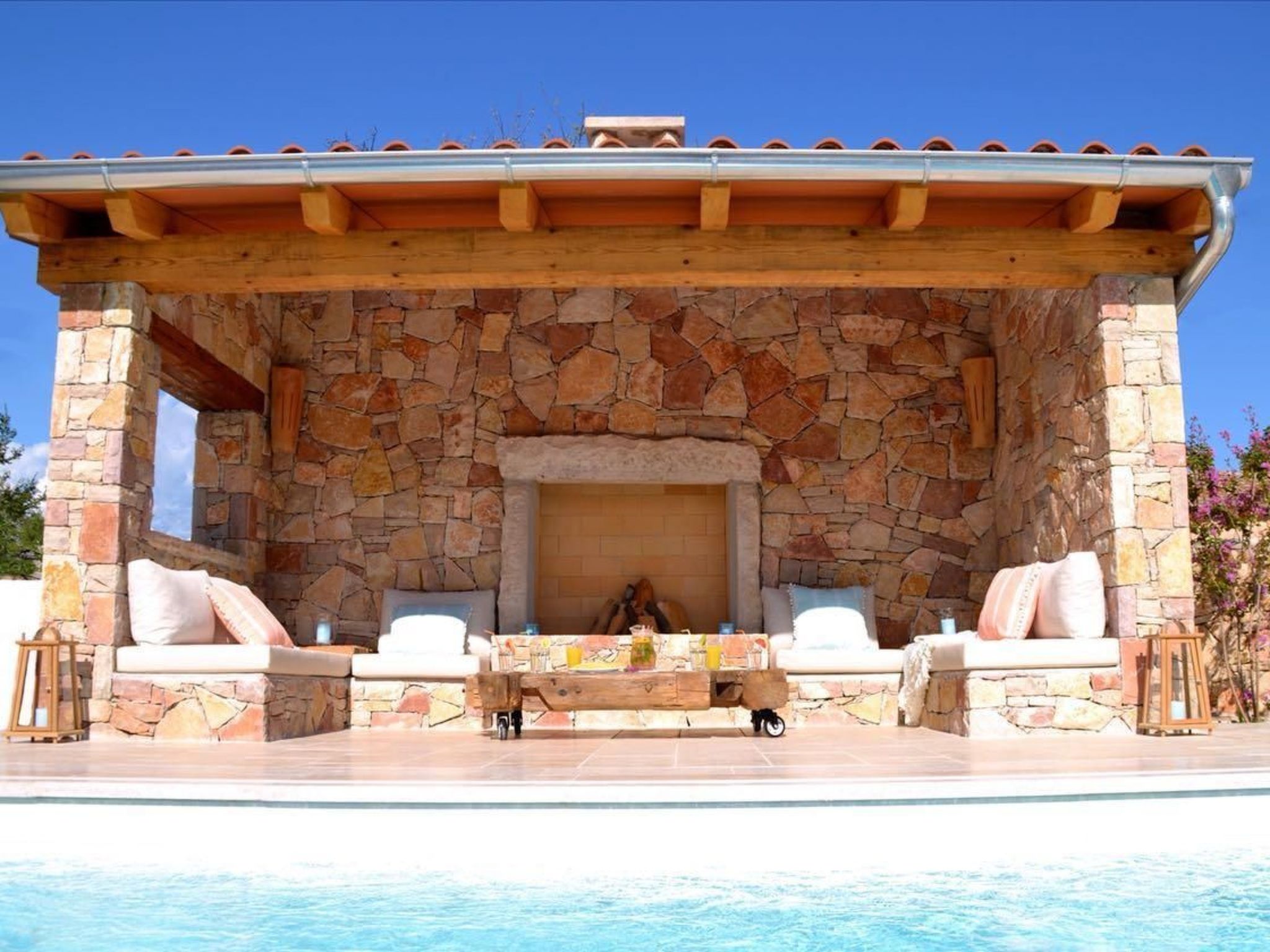 Detailgestaltete Villa mit Pool, Sauna und Hot Tub-Drinnen