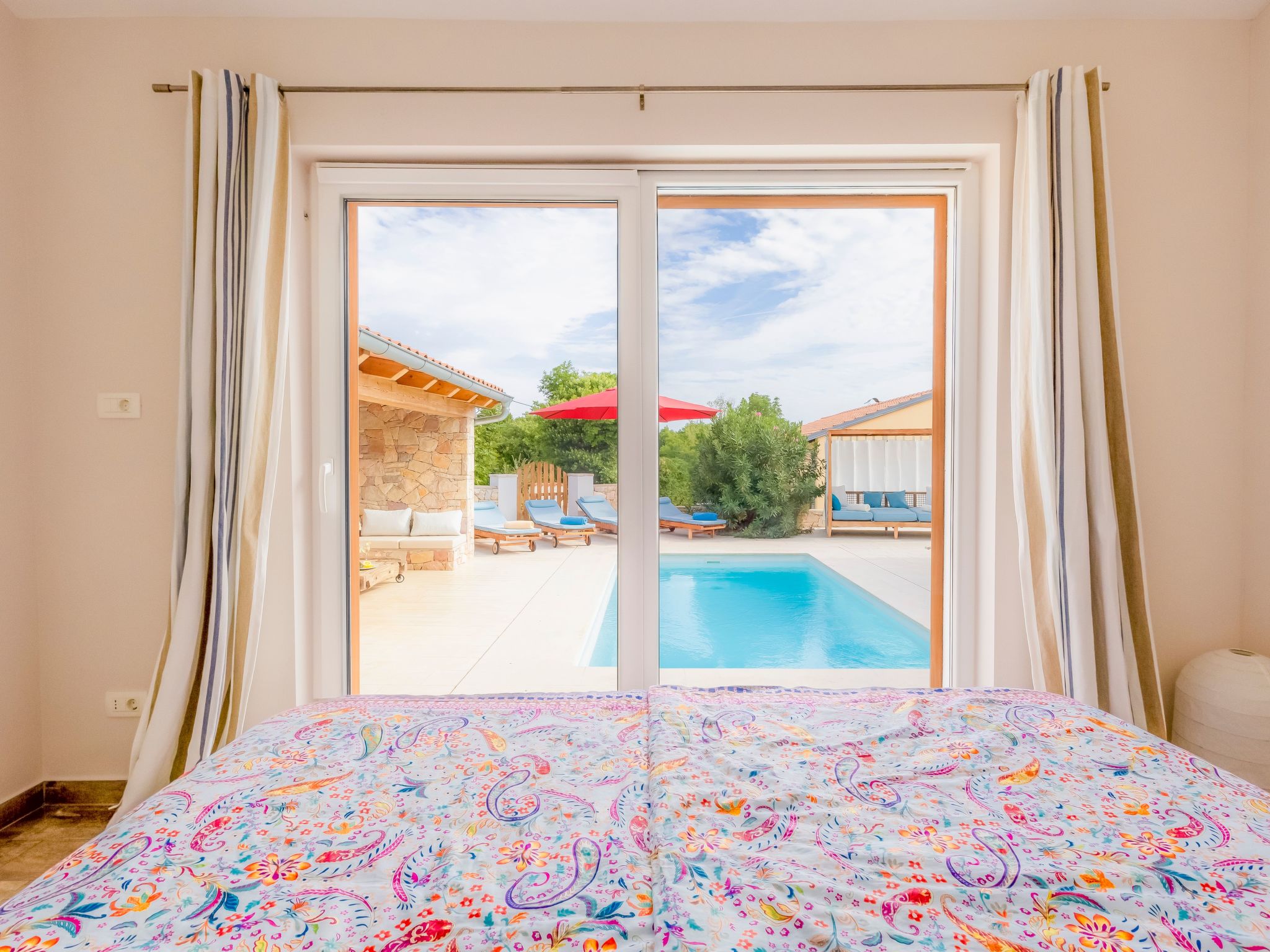 Detailgestaltete Villa mit Pool, Sauna und Hot Tub-Drinnen