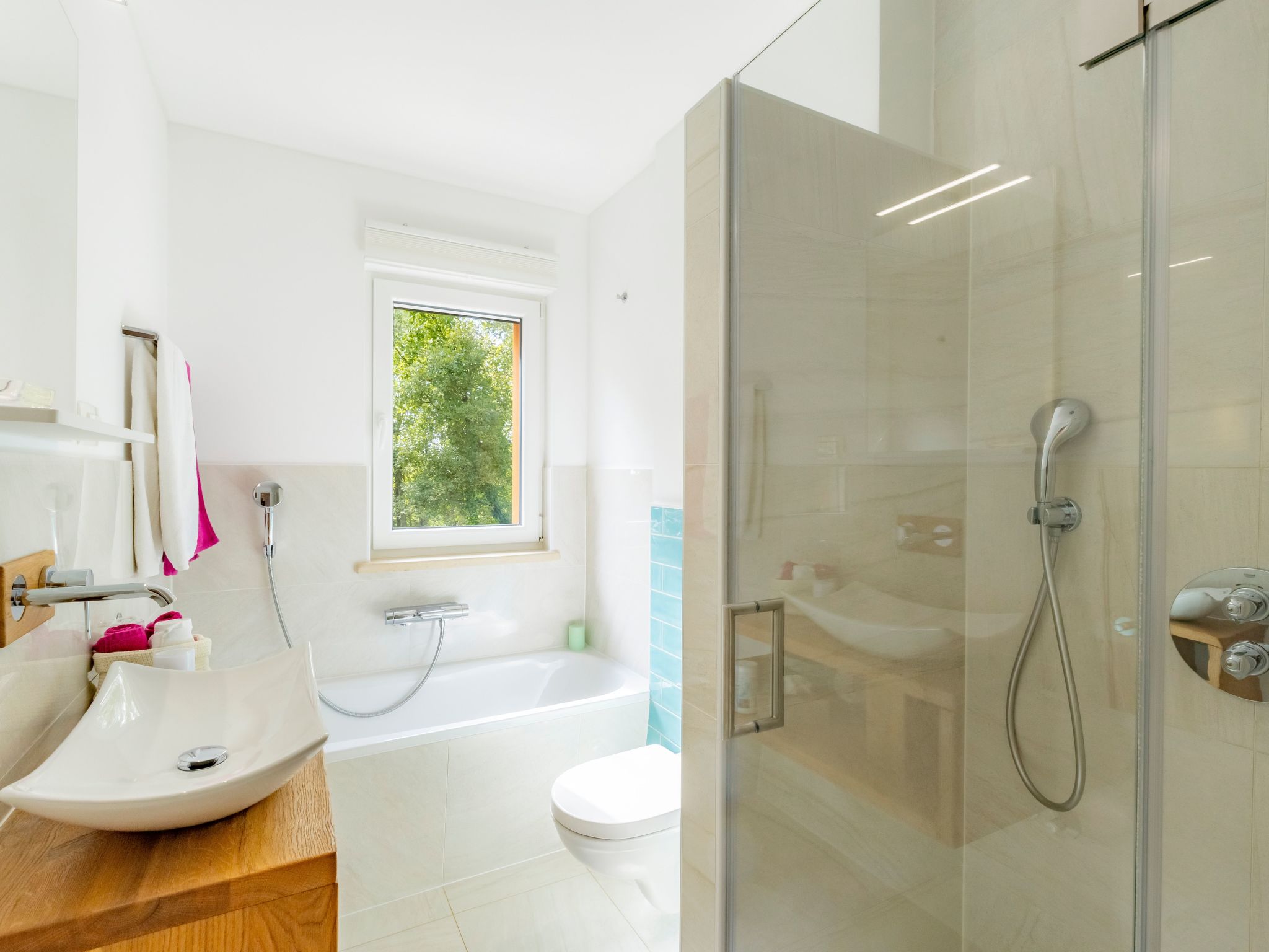 Detailgestaltete Villa mit Pool, Sauna und Hot Tub-Drinnen