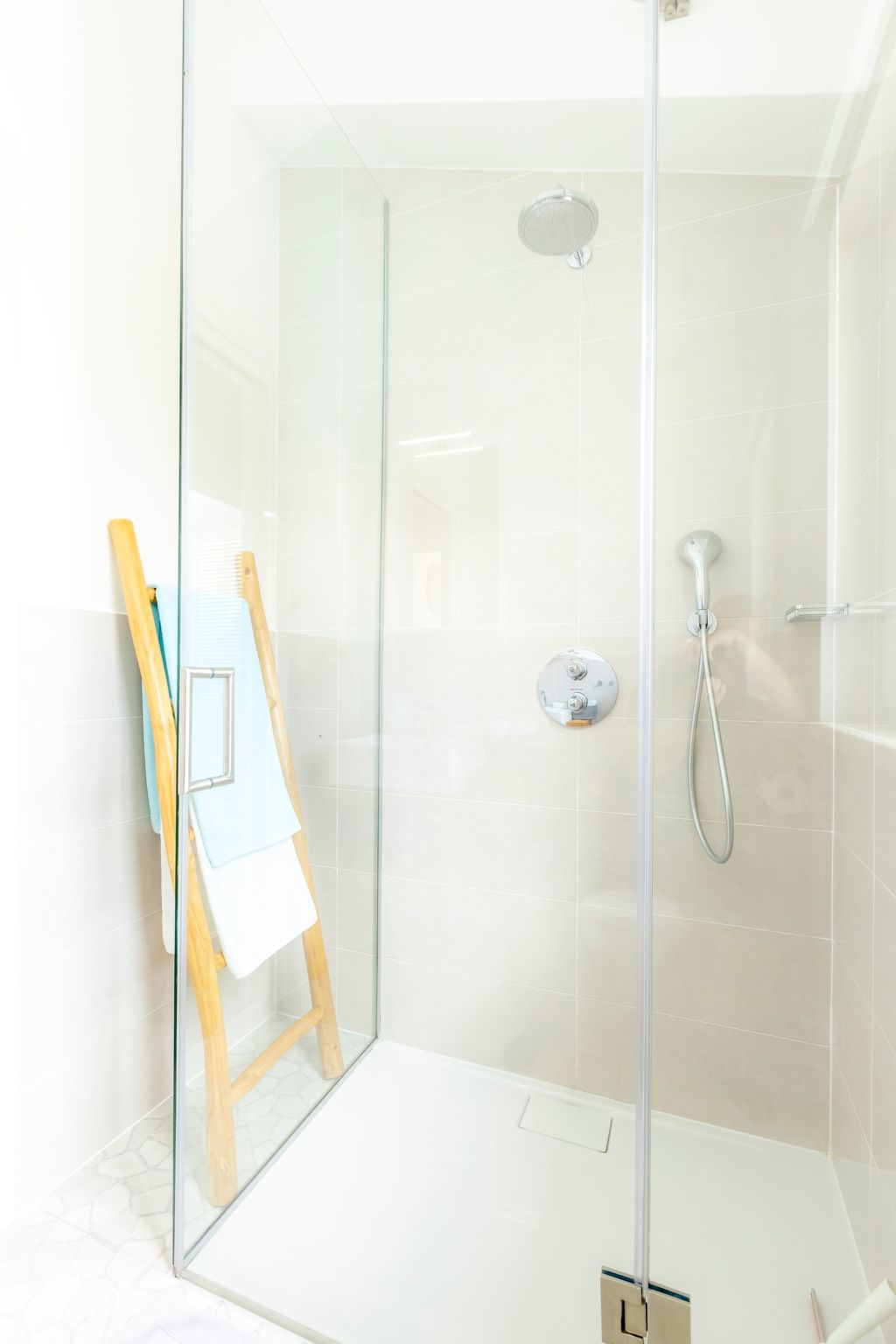 Detailgestaltete Villa mit Pool, Sauna und Hot Tub-Drinnen