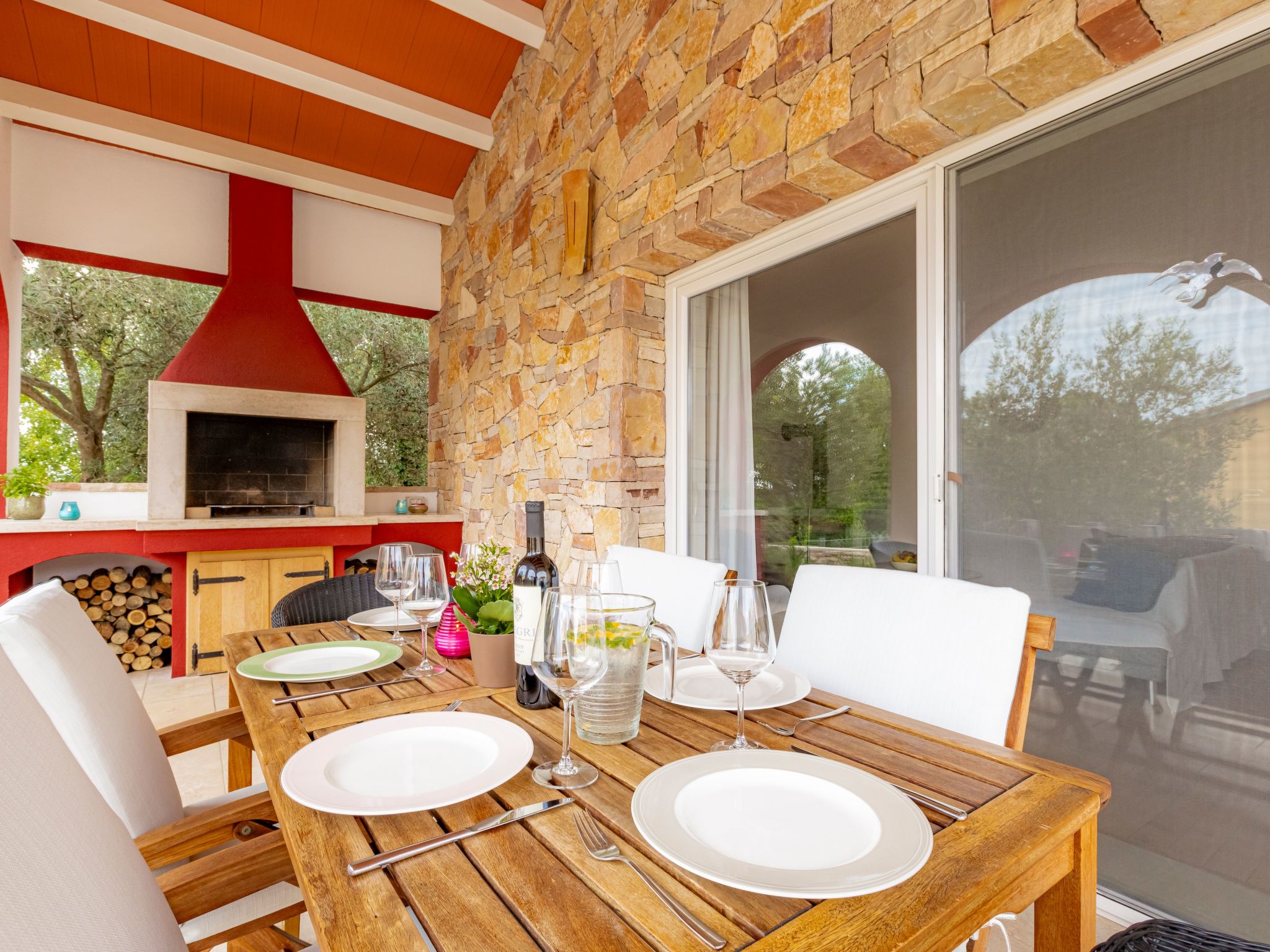 Detailgestaltete Villa mit Pool, Sauna und Hot Tub-Drinnen