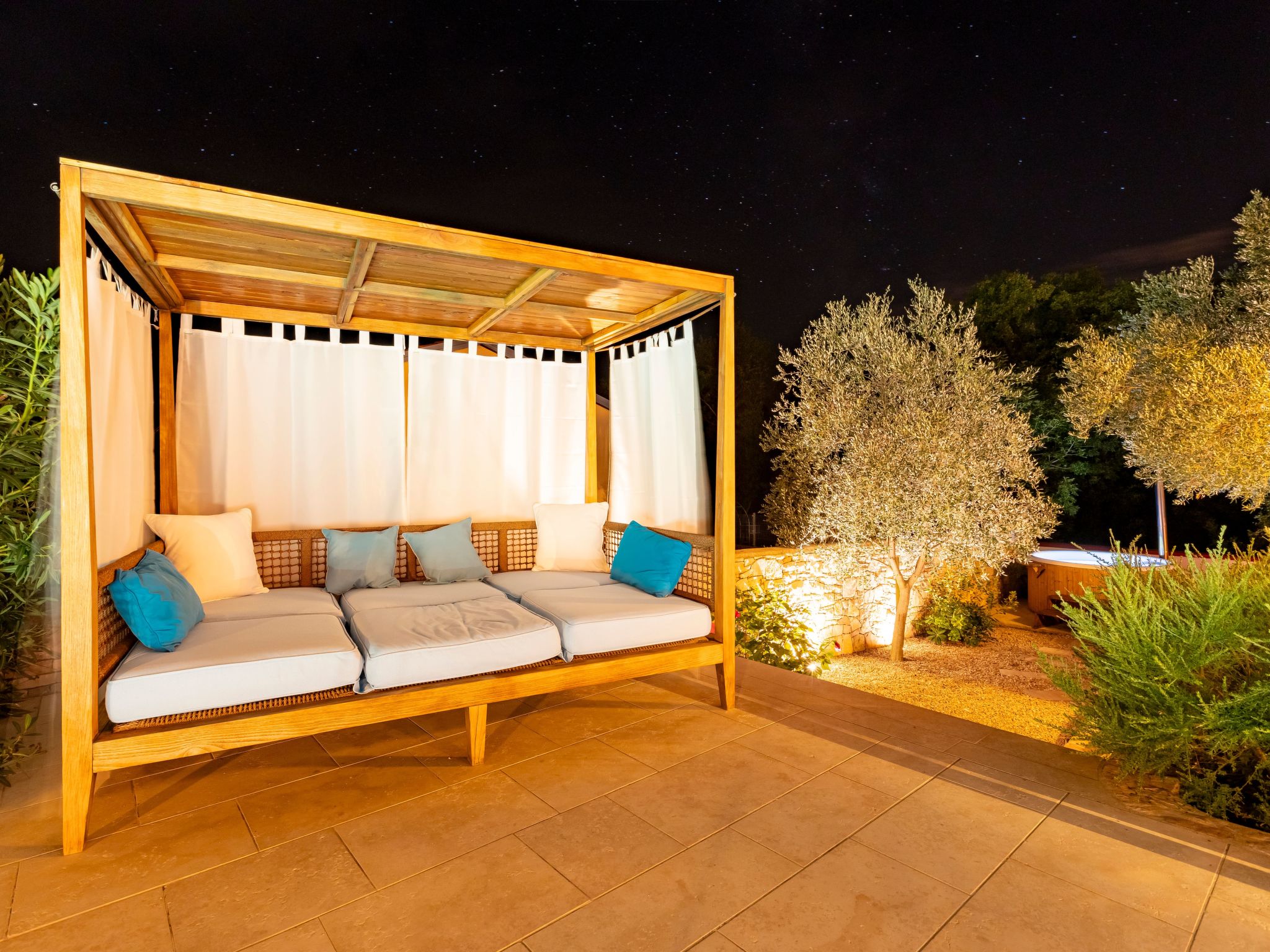 Detailgestaltete Villa mit Pool, Sauna und Hot Tub-Drinnen