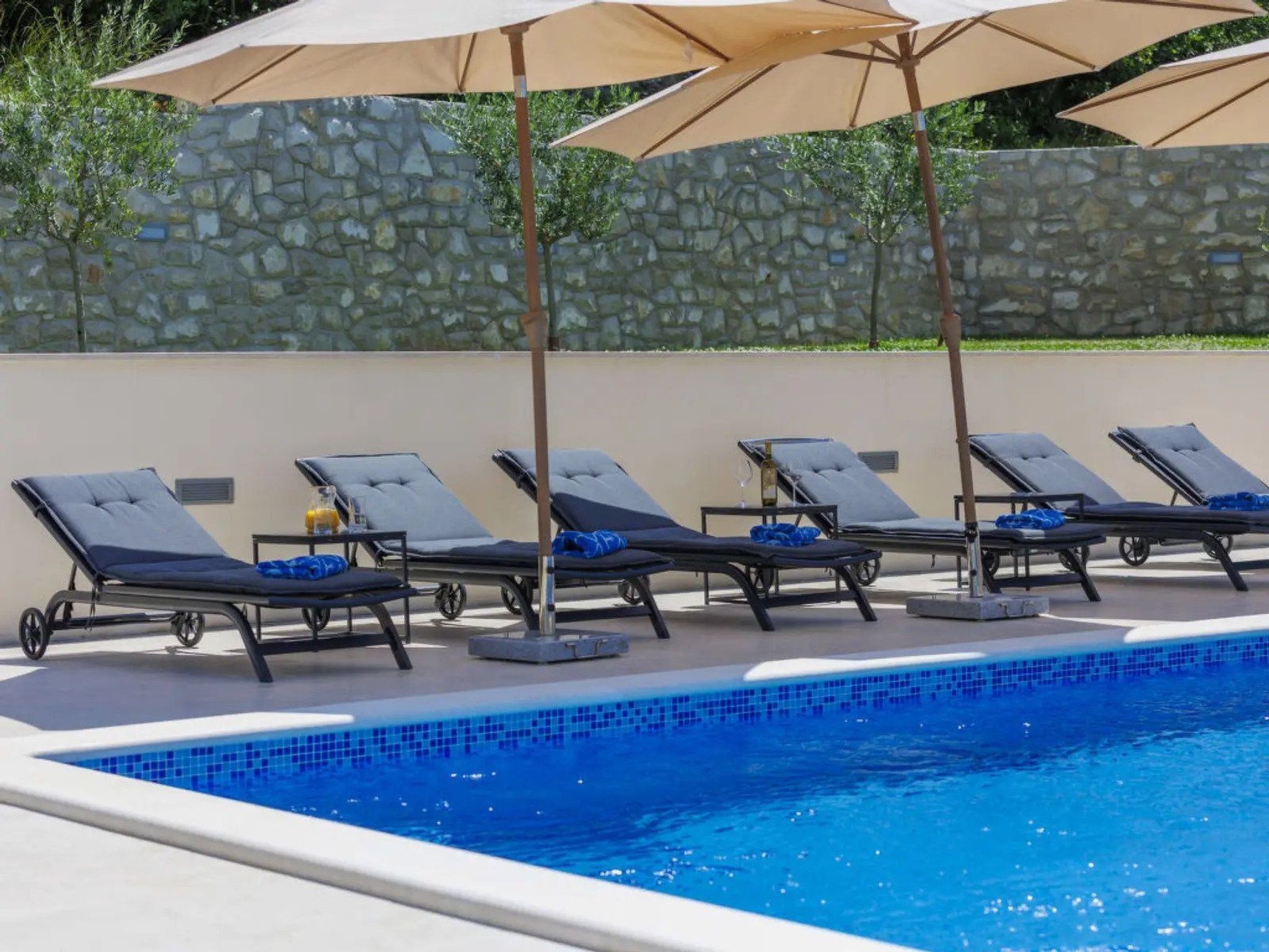 Schöne Villa Camellia mit privatem Pool-Drinnen