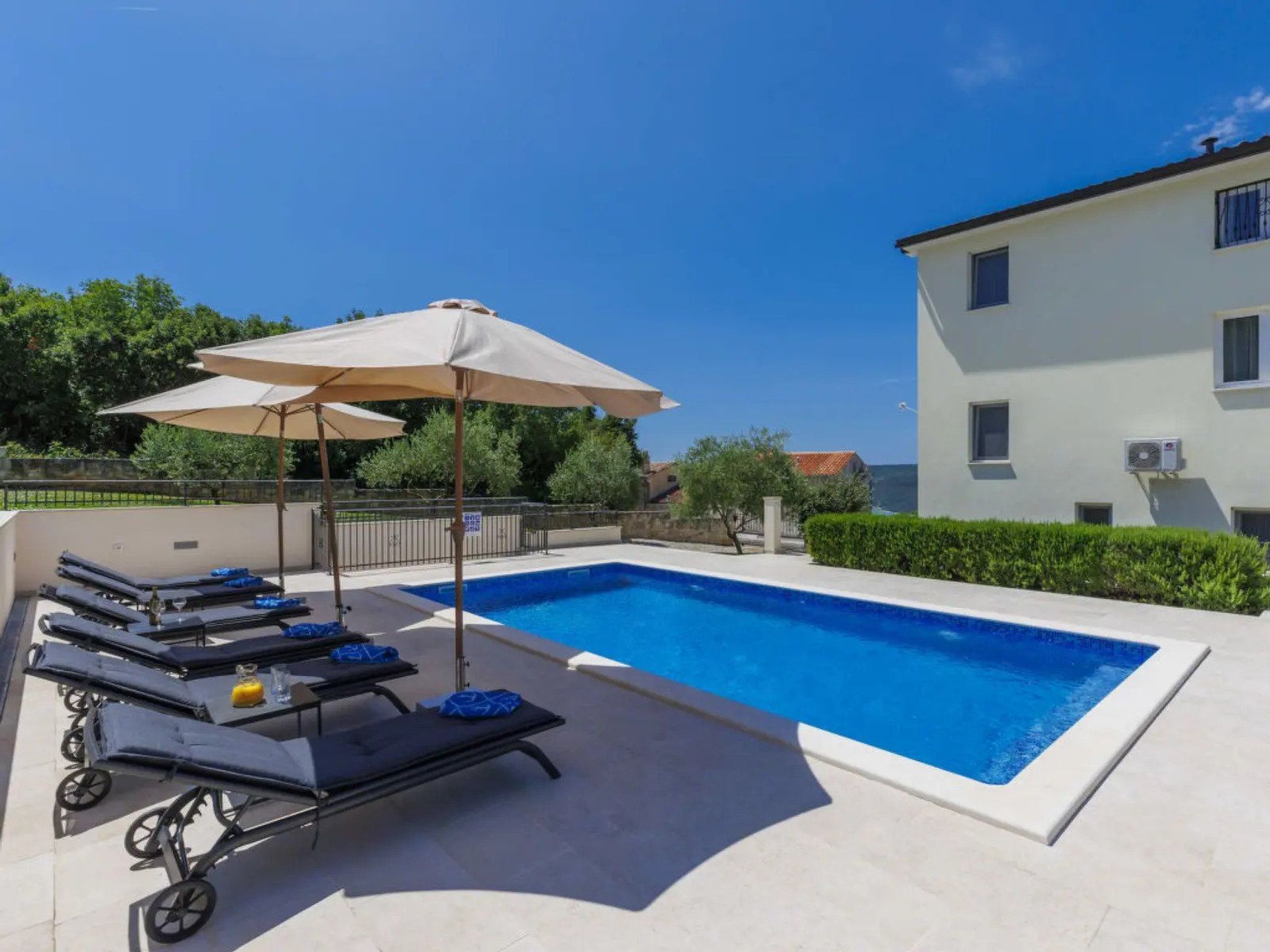 Schöne Villa Camellia mit privatem Pool-Drinnen