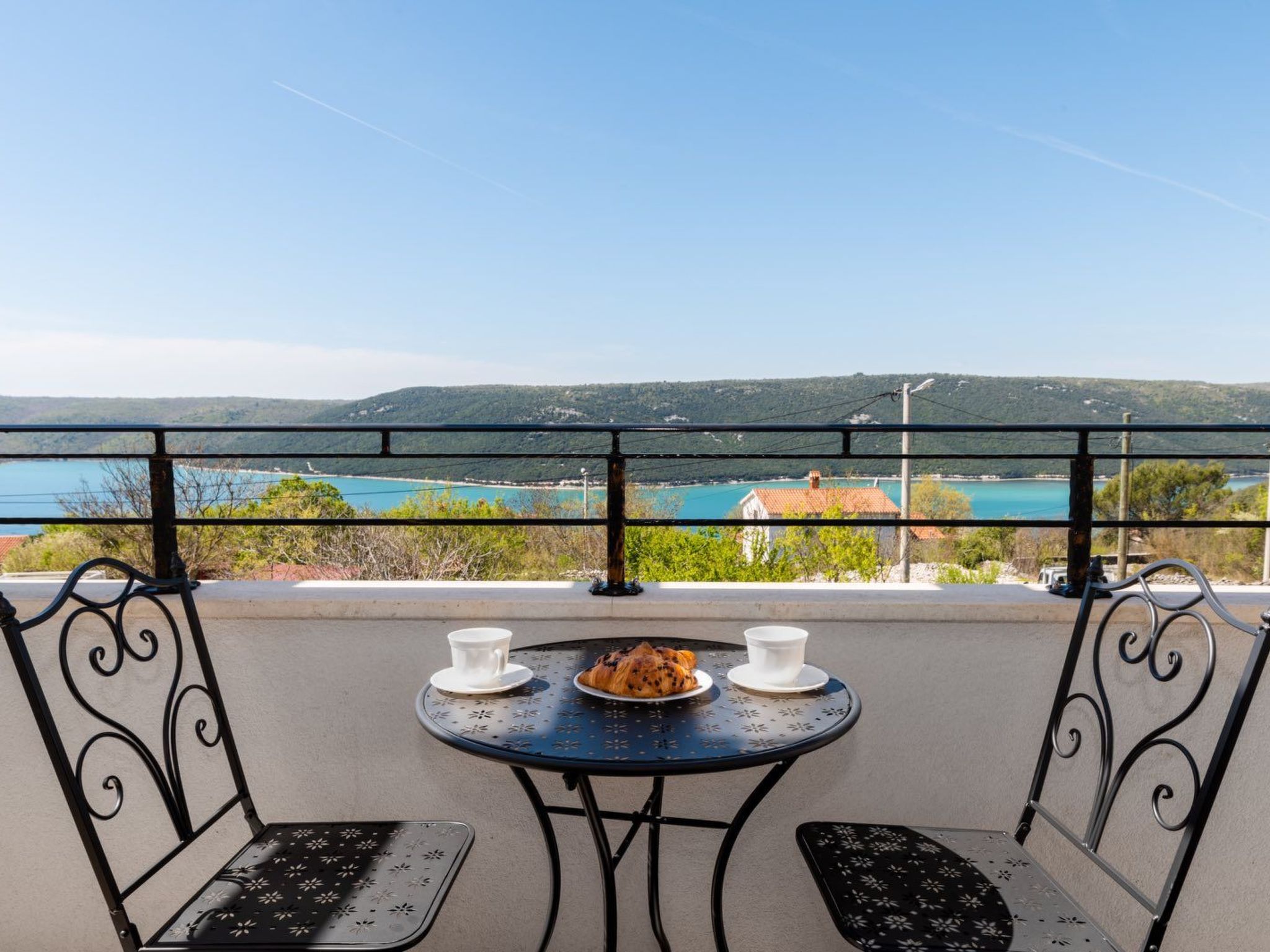 Schöne Villa Camellia mit privatem Pool-Drinnen