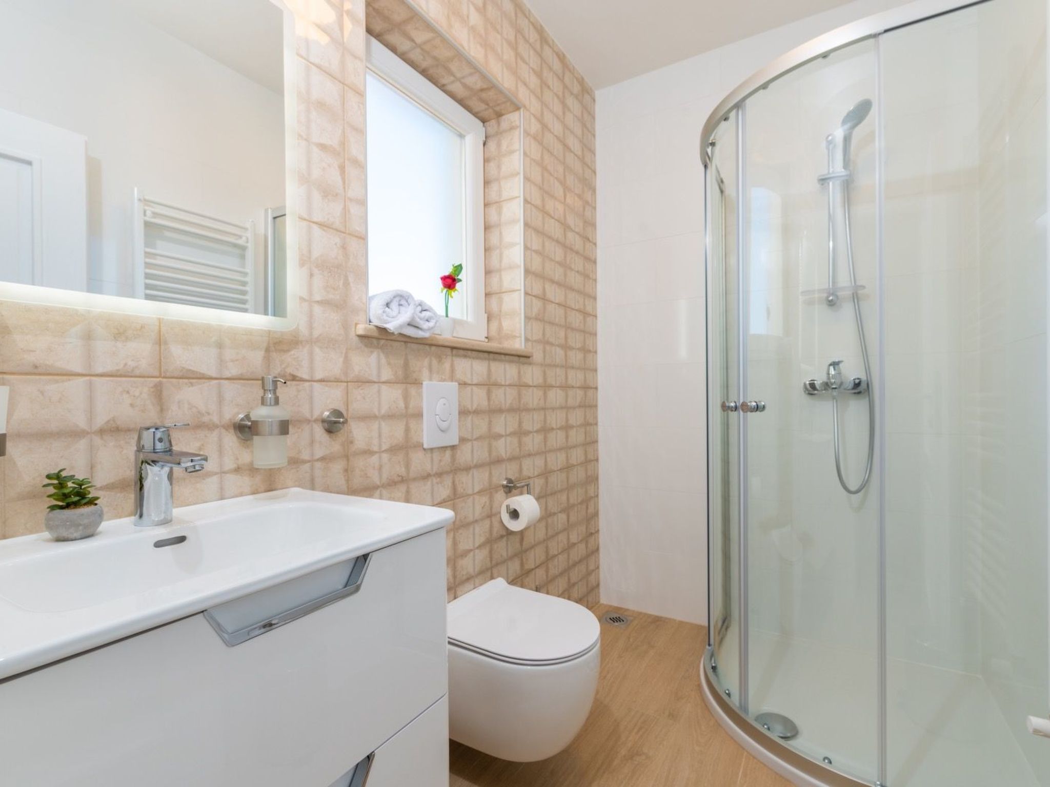 Schöne Villa Camellia mit privatem Pool-Drinnen