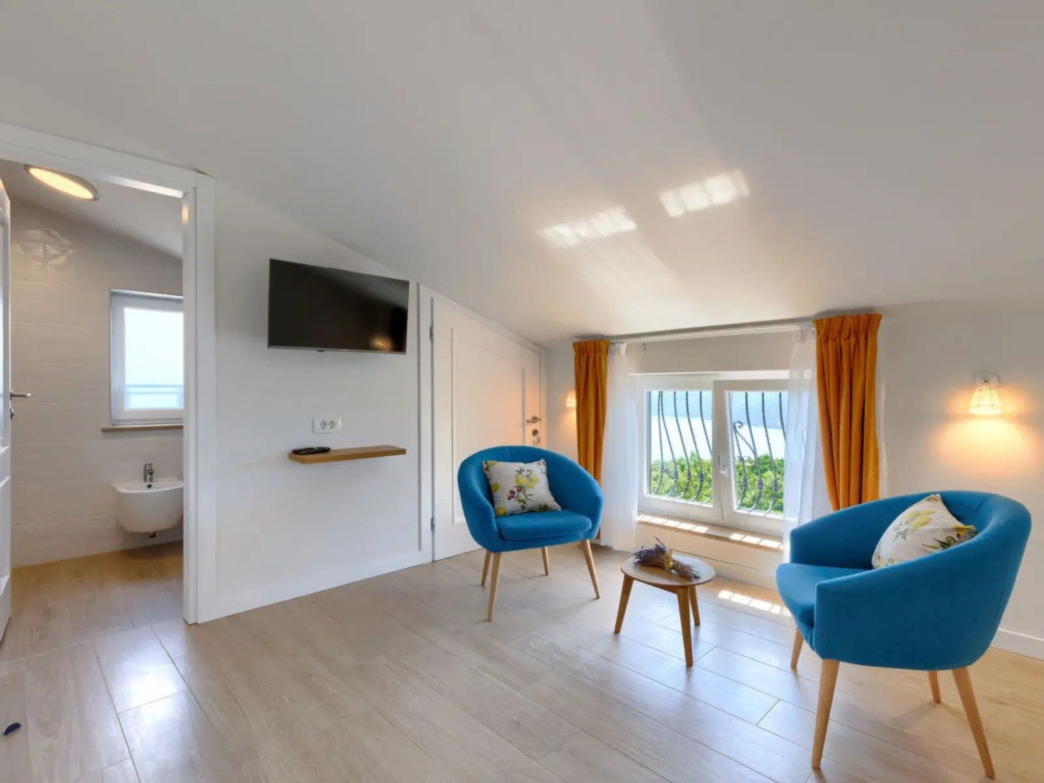 Schöne Villa Camellia mit privatem Pool-Drinnen