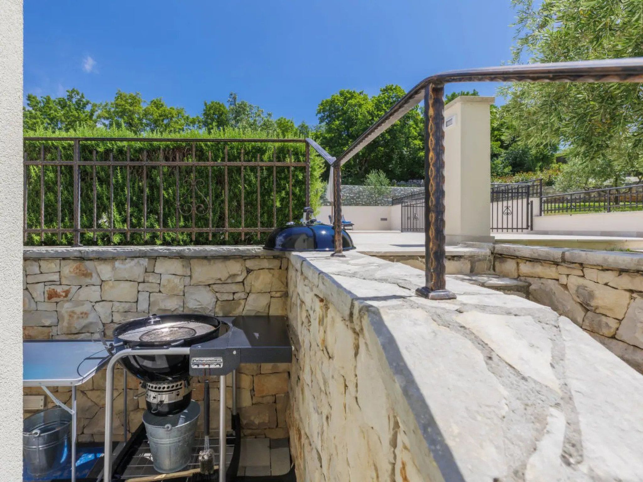 Schöne Villa Camellia mit privatem Pool-Drinnen