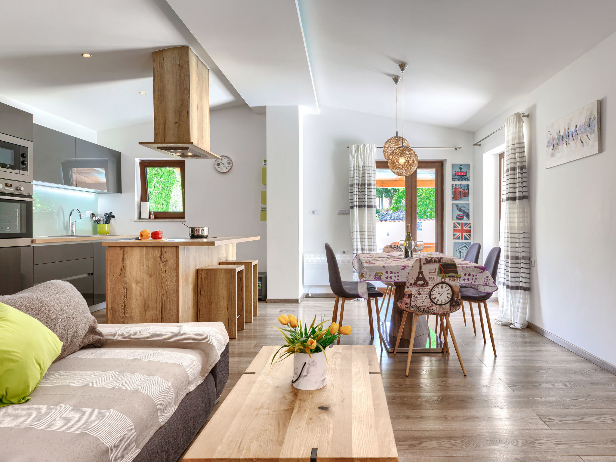 Kitchen / Dining Room