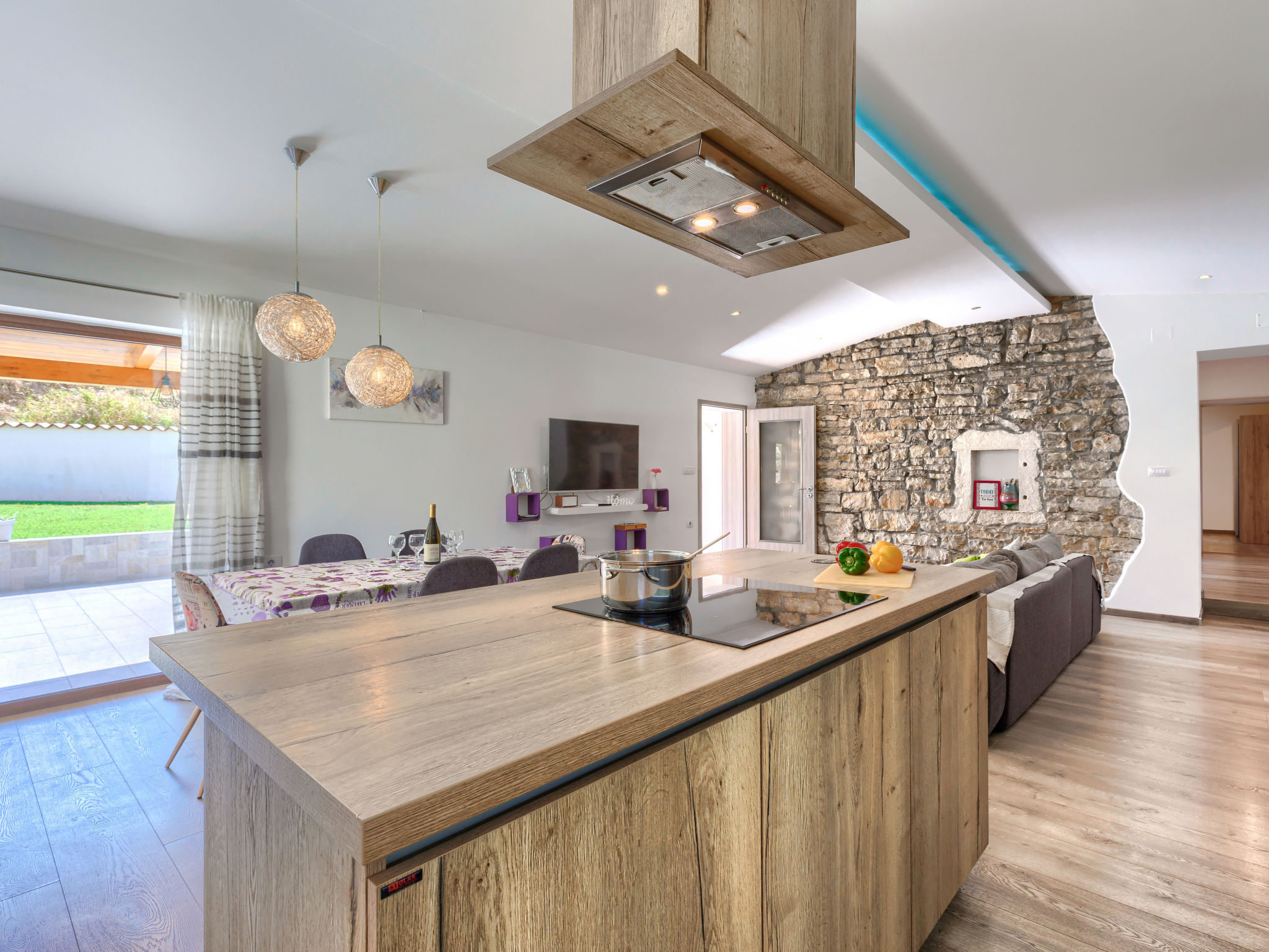 Kitchen / Dining Room