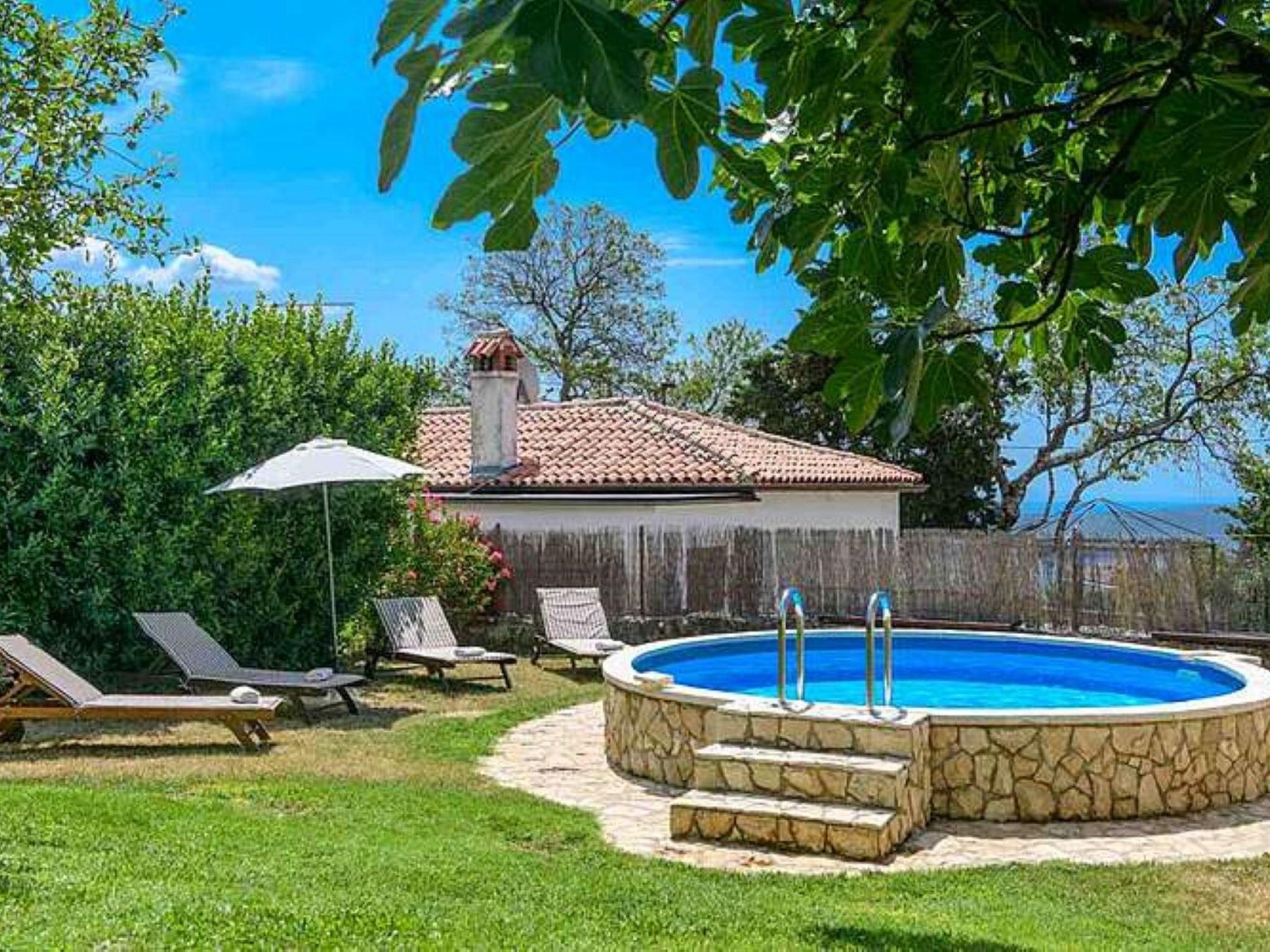 Komfortable, ruhige Erdgeschoss-Ferienwohnung-Drinnen