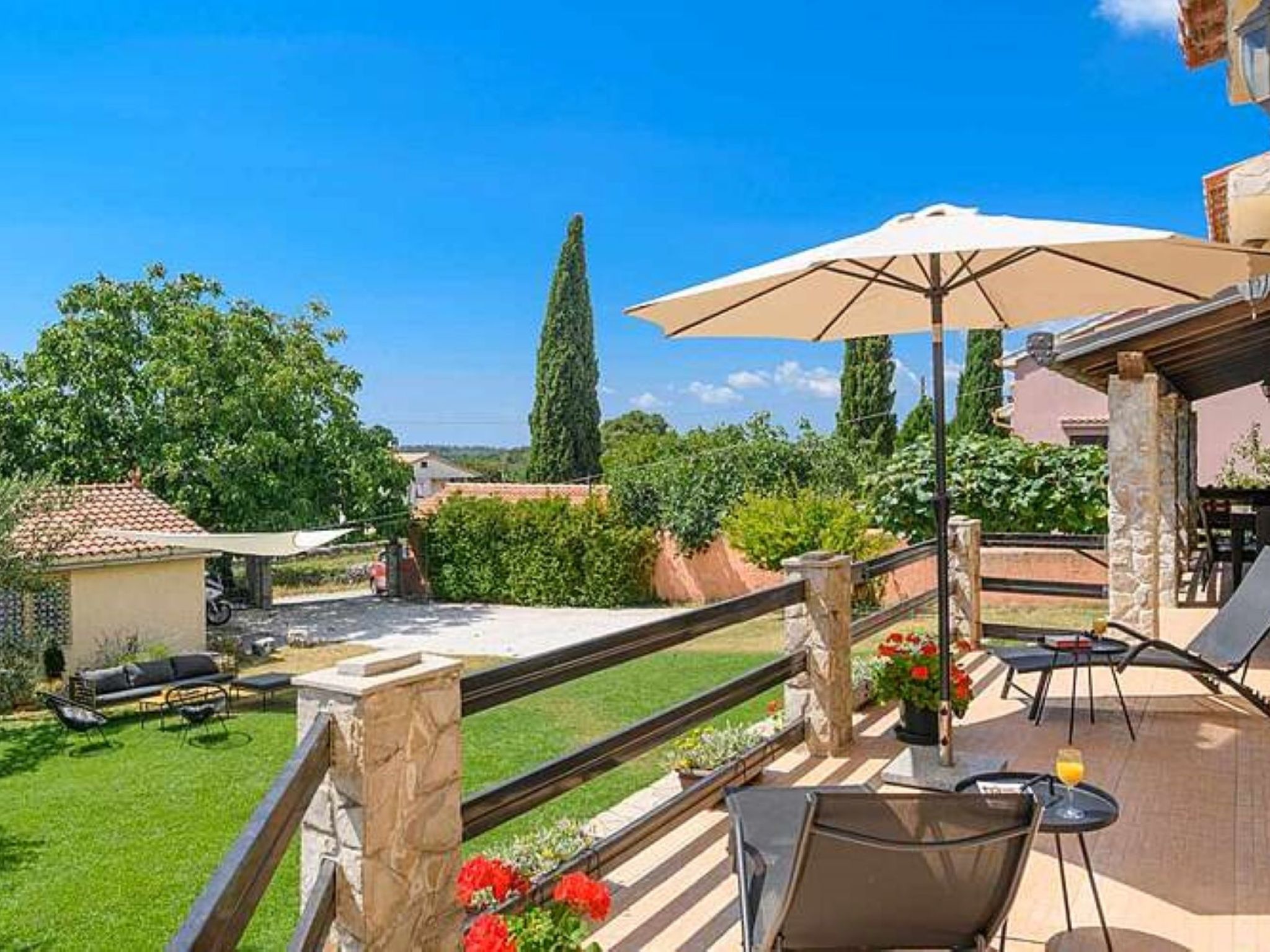 Komfortable, ruhige Erdgeschoss-Ferienwohnung-Drinnen