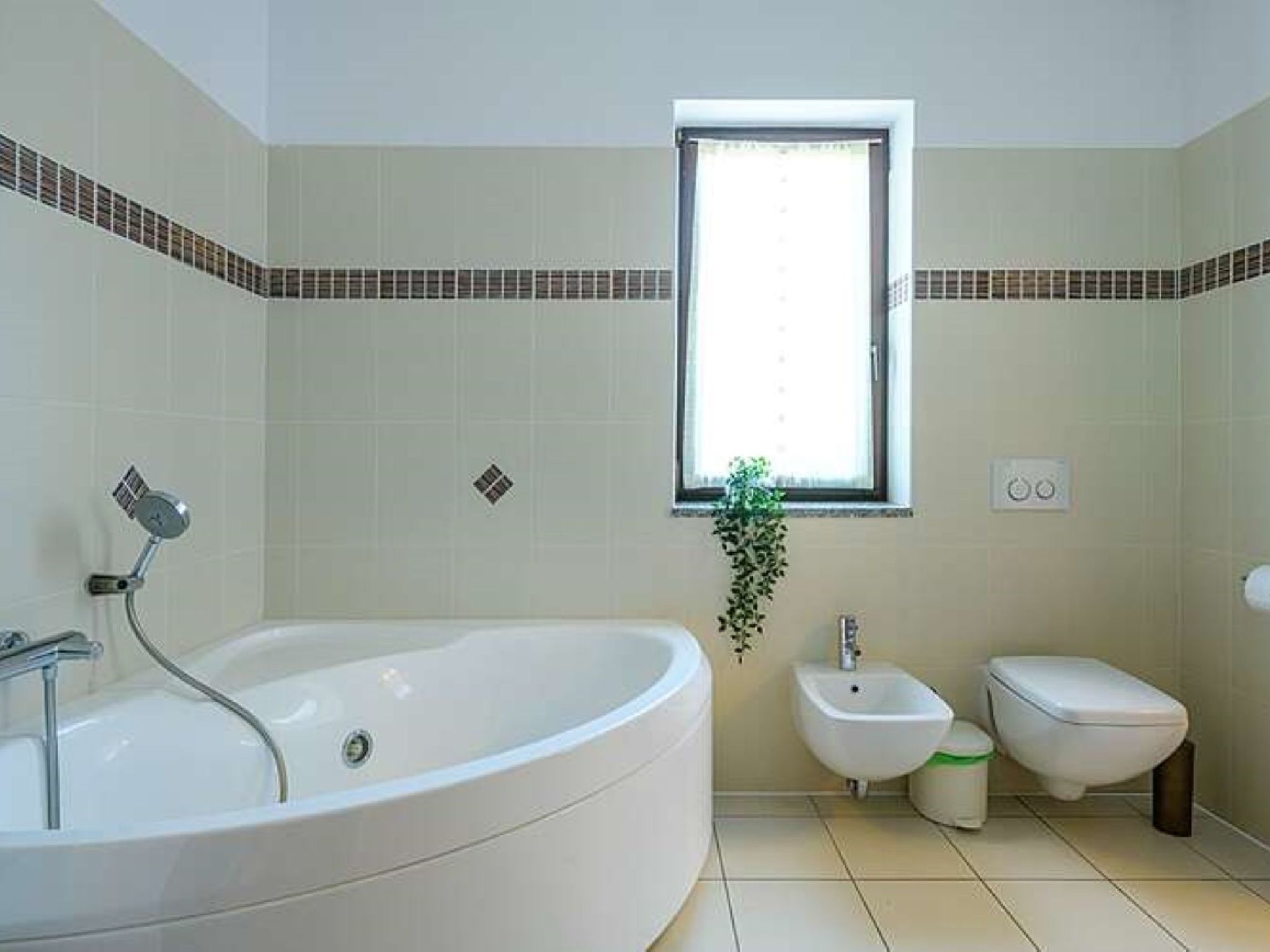 Komfortable, ruhige Erdgeschoss-Ferienwohnung-Drinnen