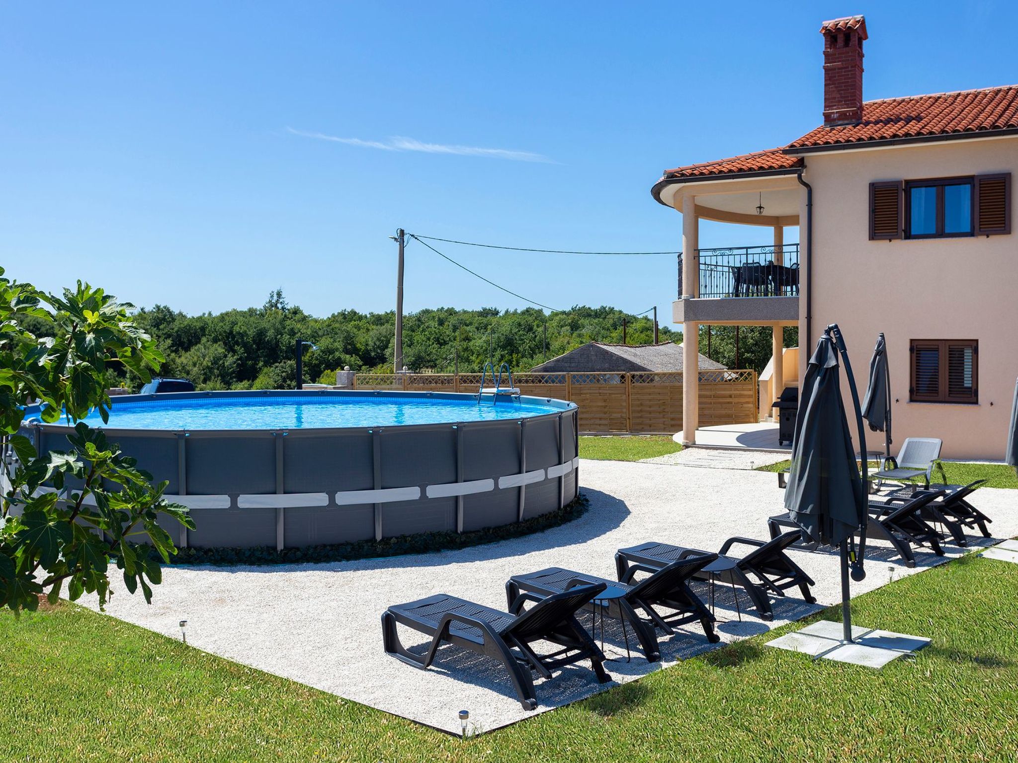 "Luxuriöse App. mit Pool"-Binnen