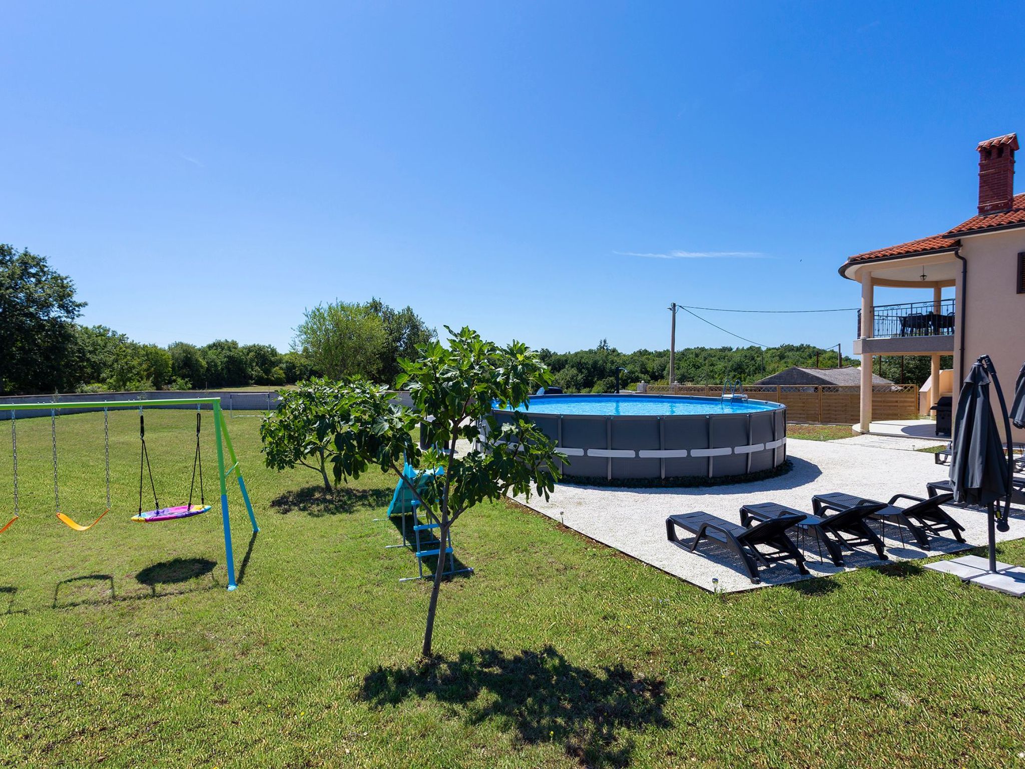 "Luxuriöse App. mit Pool"-Binnen