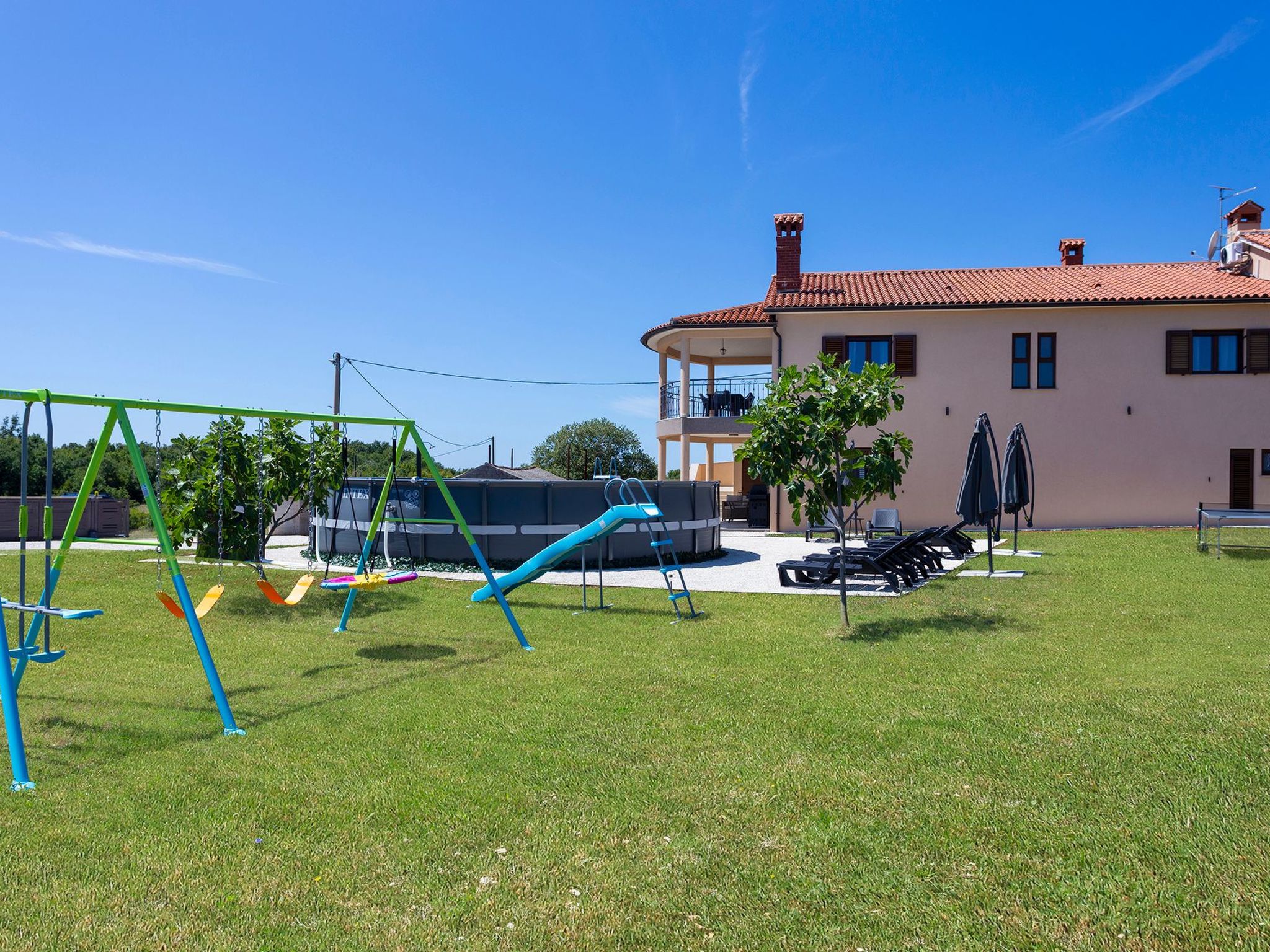 "Luxuriöse App. mit Pool"-Binnen