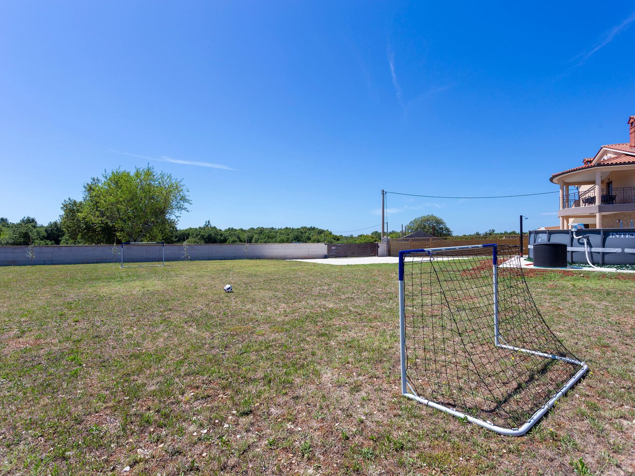 "Luxuriöse App. mit Pool"-Binnen