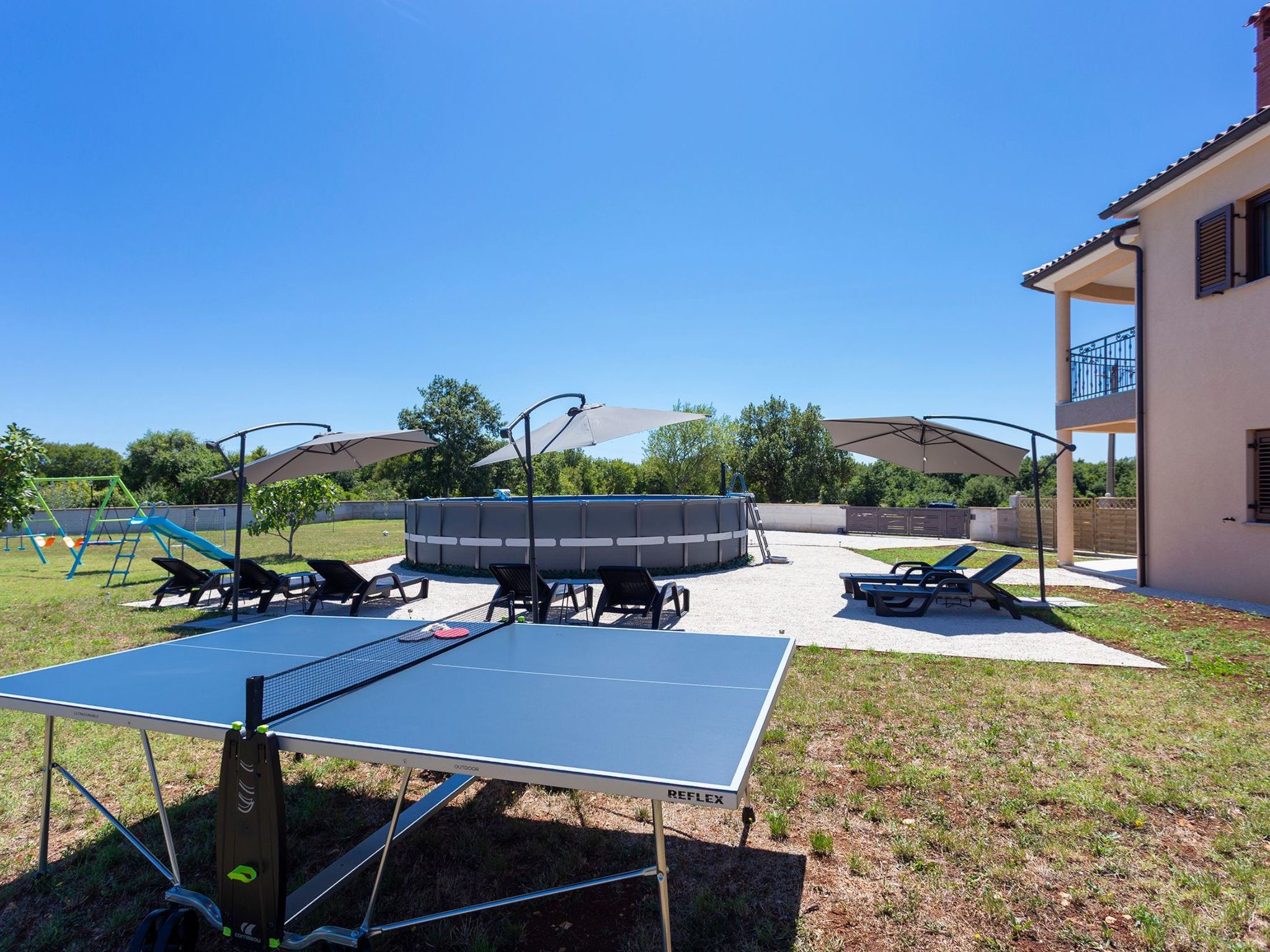 "Luxuriöse App. mit Pool"-Binnen