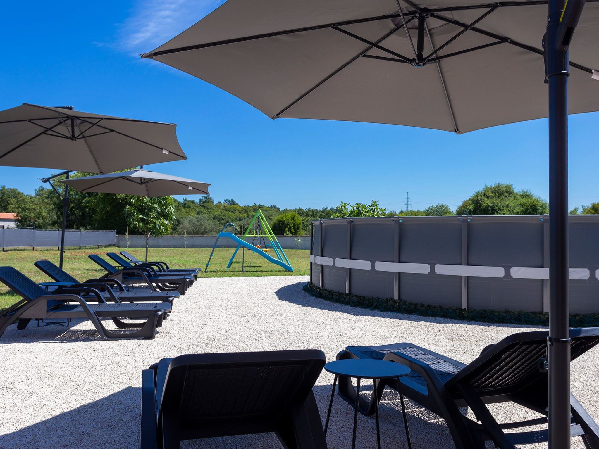 "Luxuriöse App. mit Pool"-Binnen