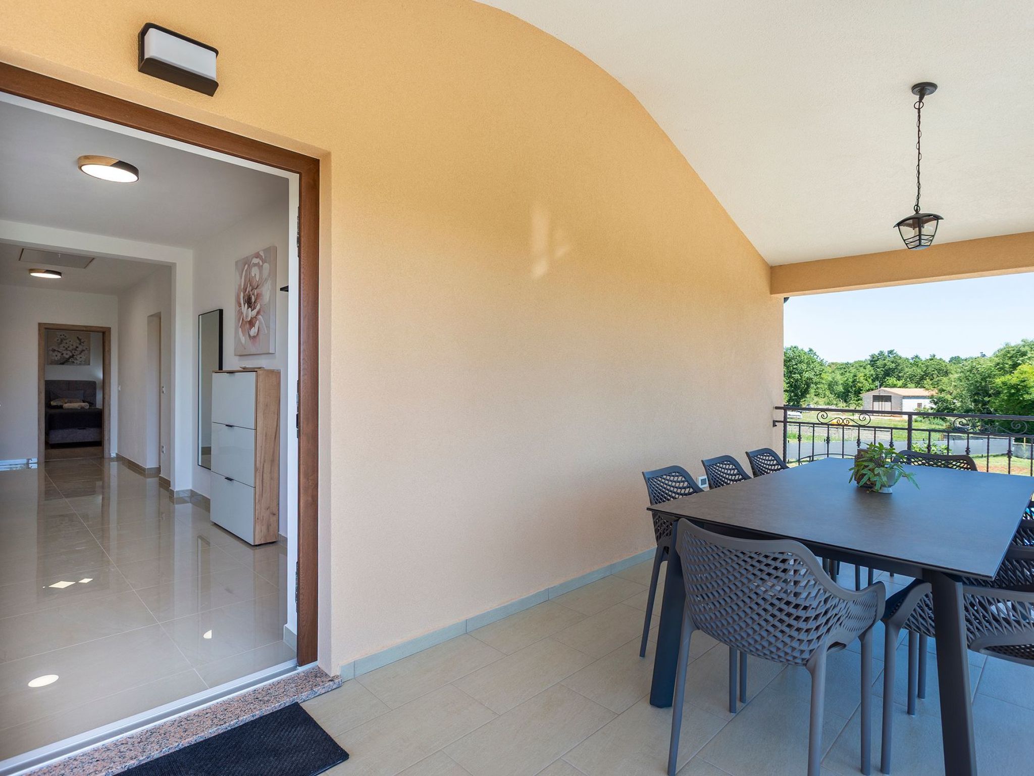 "Luxuriöse App. mit Pool"-Binnen