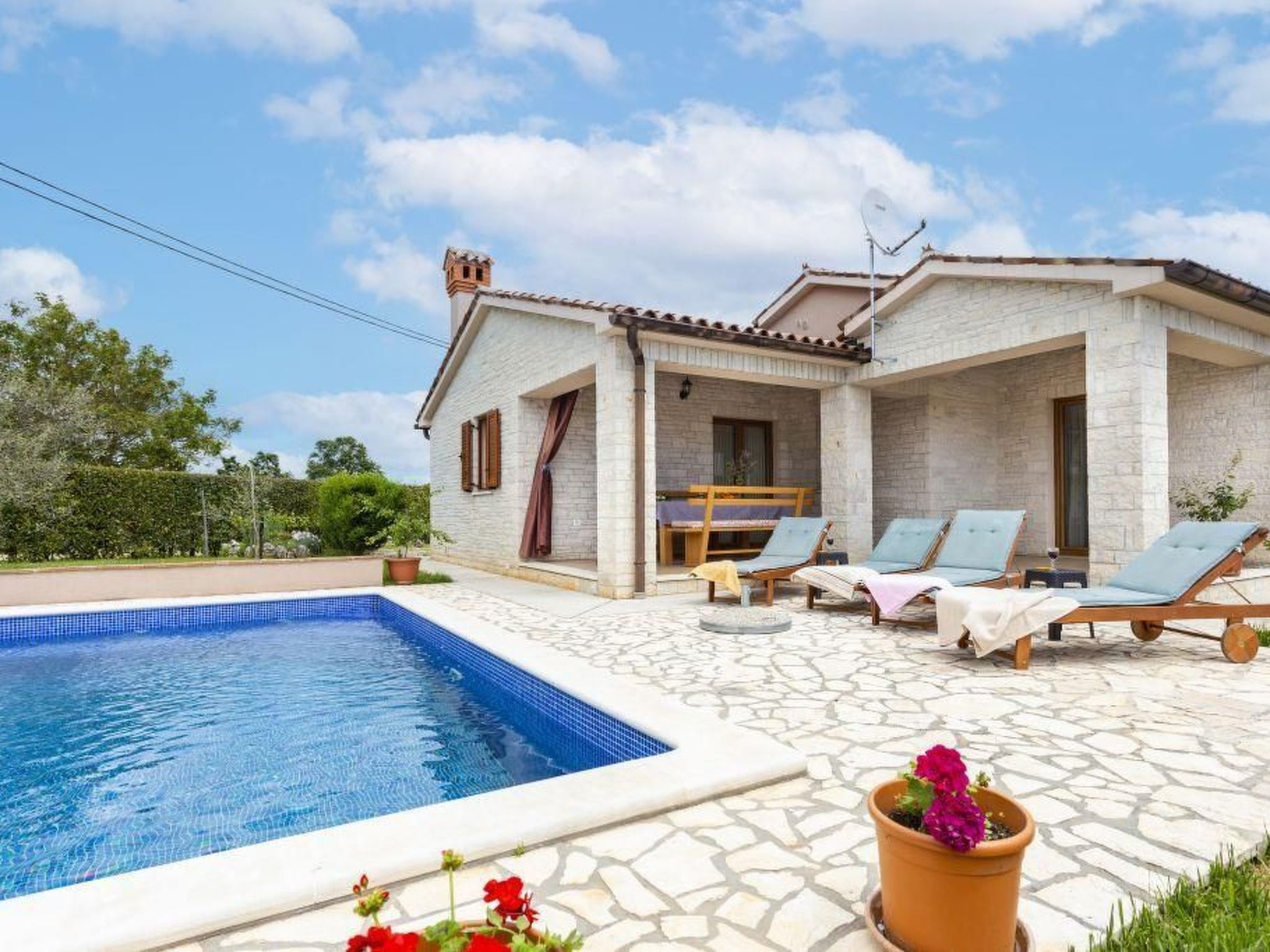 "Villa Mirela" mit Terrasse-Binnen