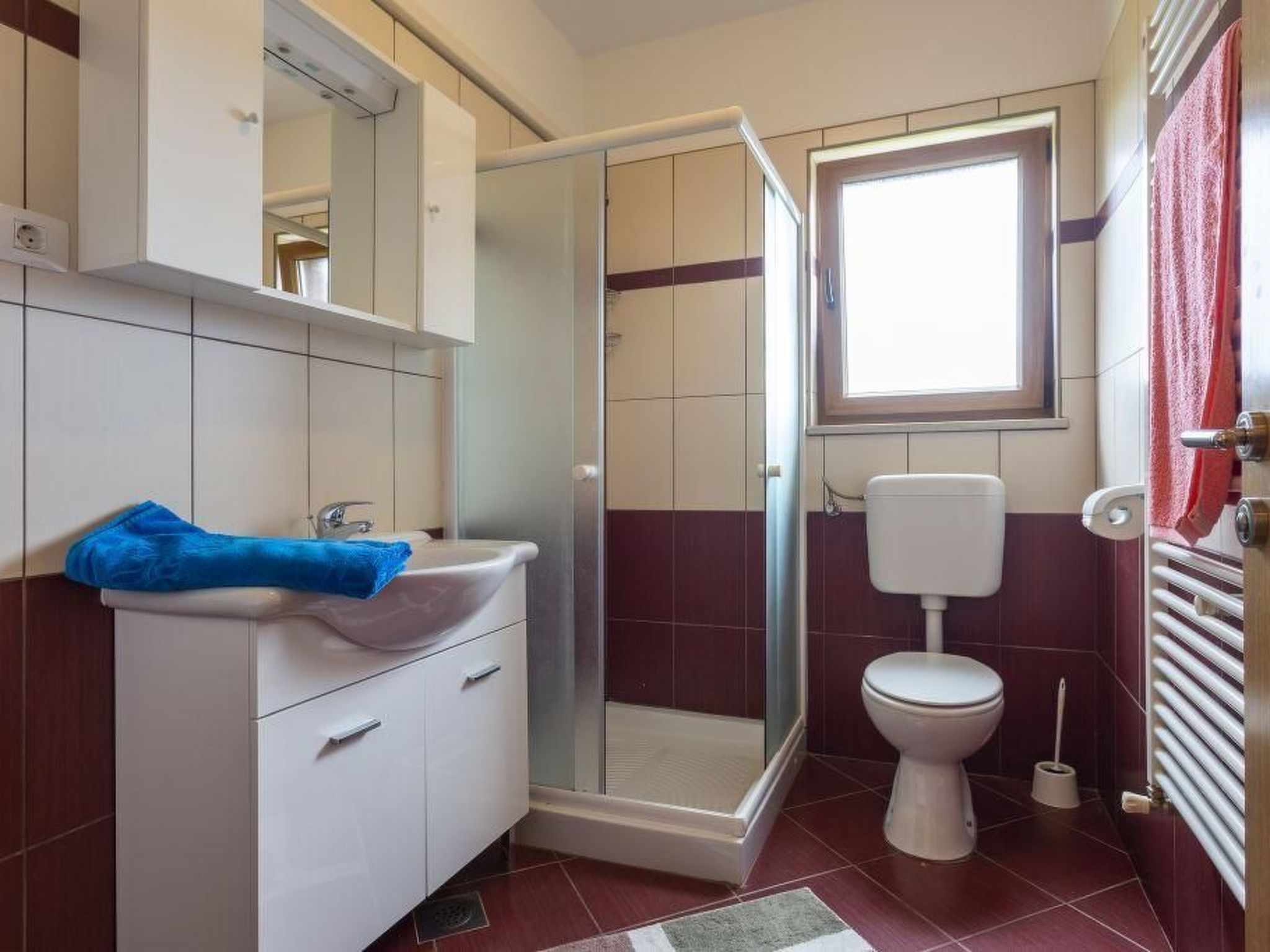 "Villa Mirela" mit Terrasse-Binnen