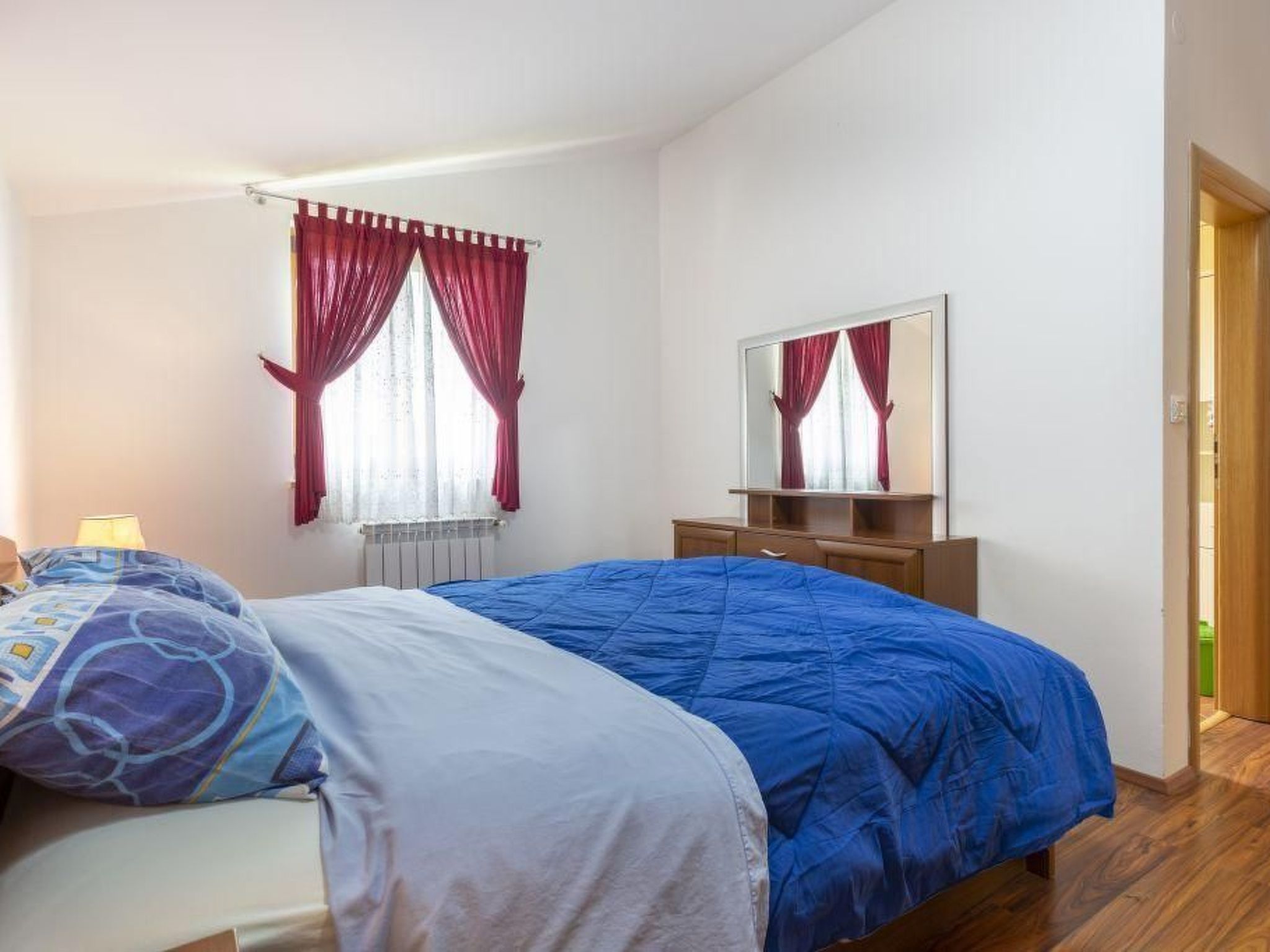 "Villa Mirela" mit Terrasse-Binnen