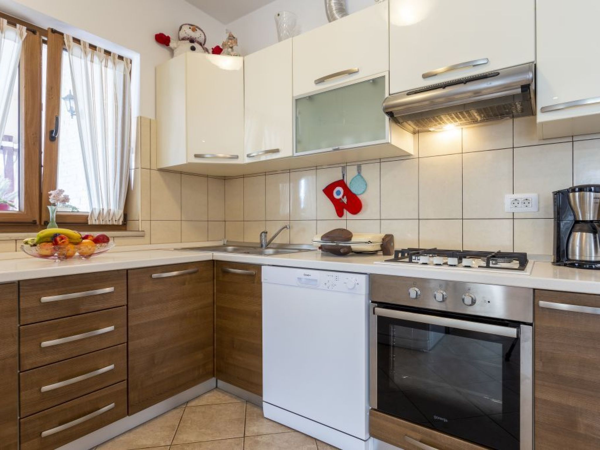 "Villa Mirela" mit Terrasse-Binnen