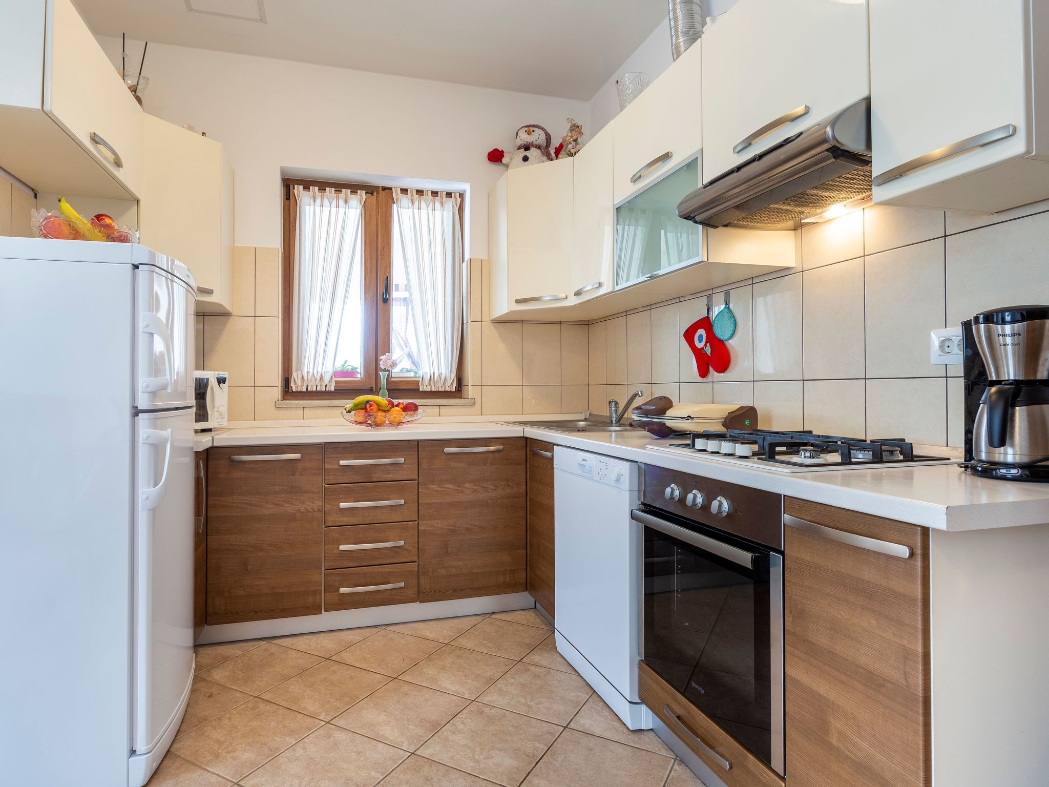 "Villa Mirela" mit Terrasse-Binnen