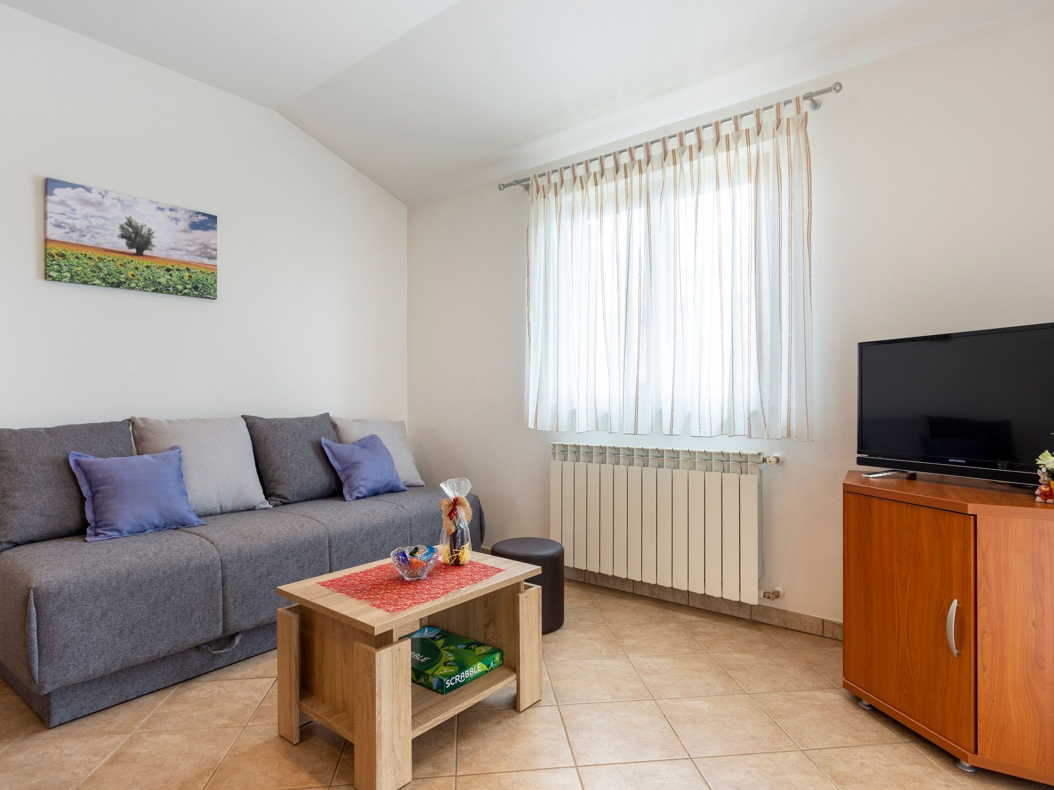 "Villa Mirela" mit Terrasse-Drinnen