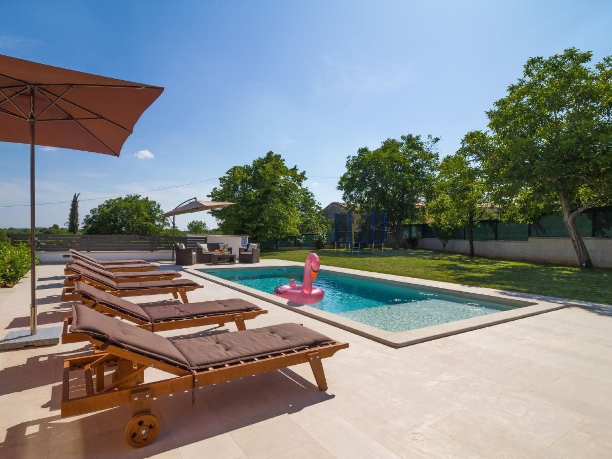 Villa Anavi mit privatem Pool und großem Garten-Binnen