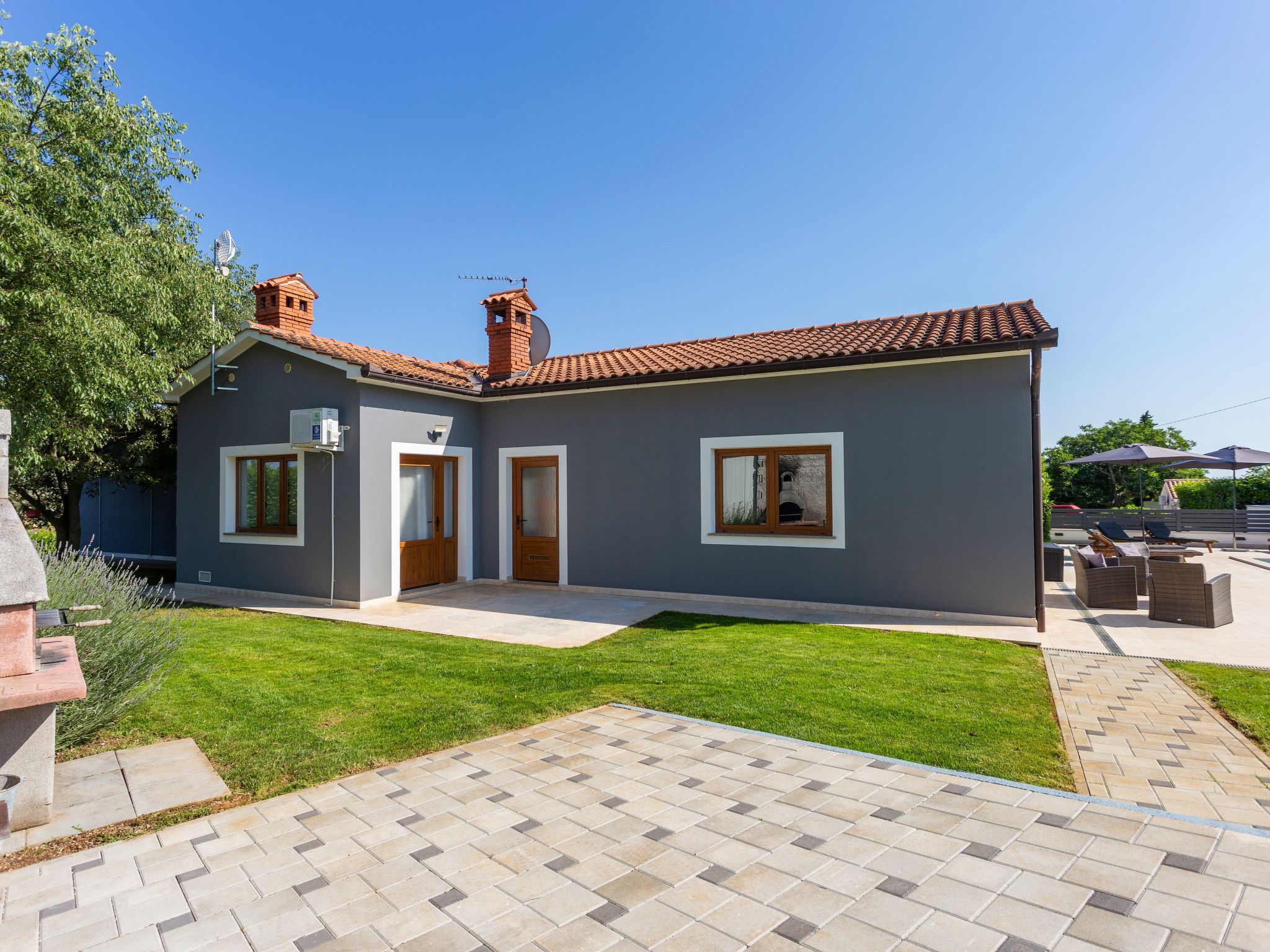 Villa Anavi mit privatem Pool und großem Garten-Binnen