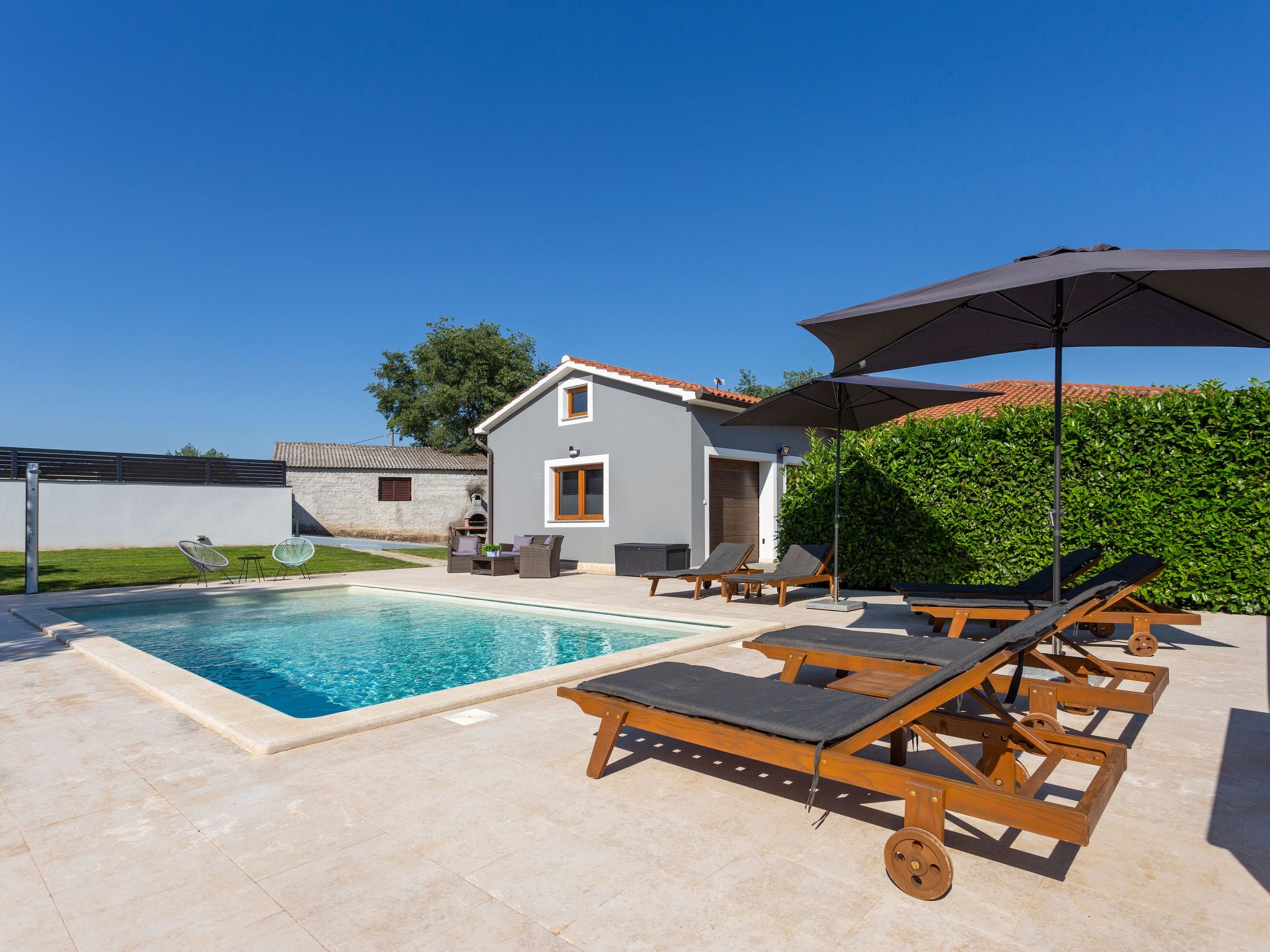 Villa Anavi mit privatem Pool und großem Garten-Binnen