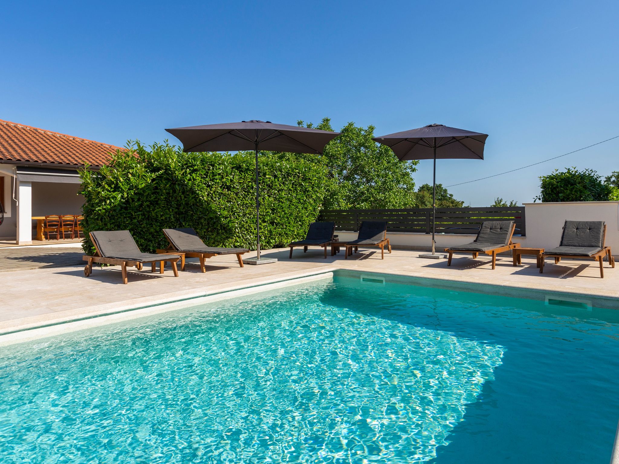 Villa Anavi mit privatem Pool und großem Garten-Binnen